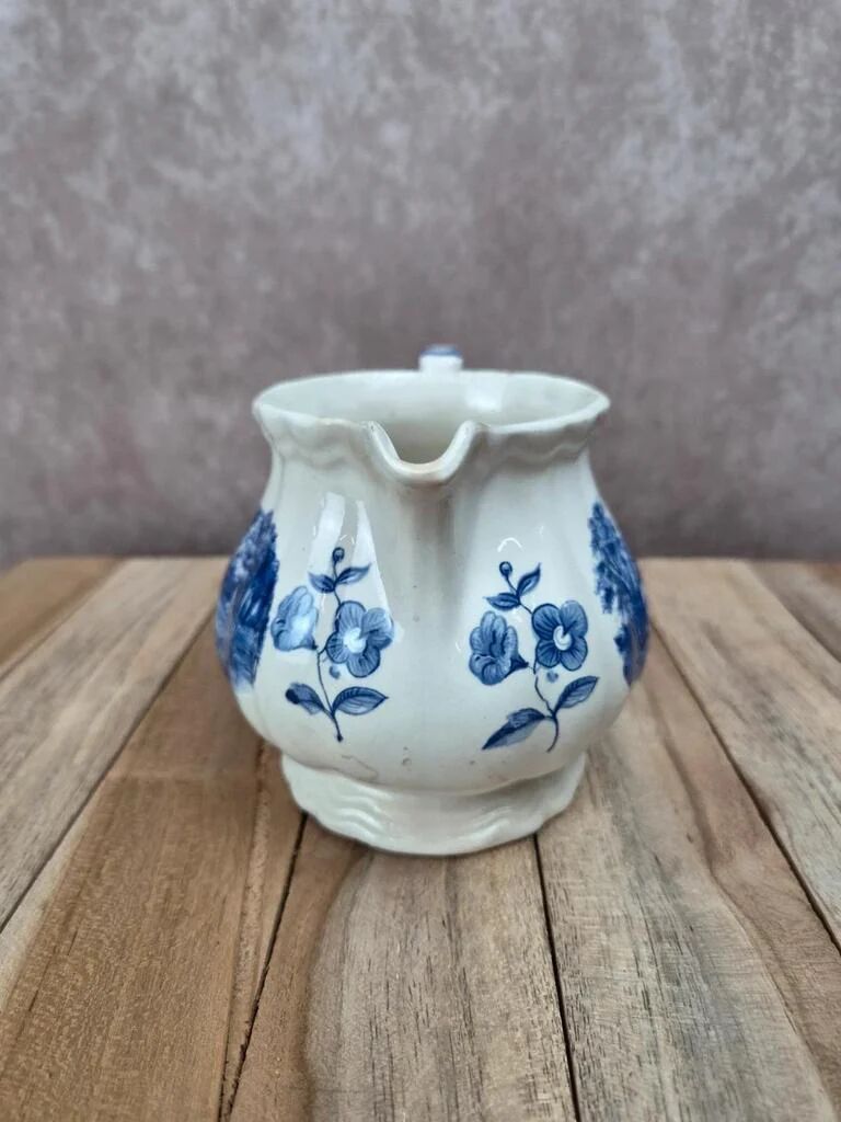 Jug / milk jug Sarreguemines Romantic blue – country decor – vintage earthenware