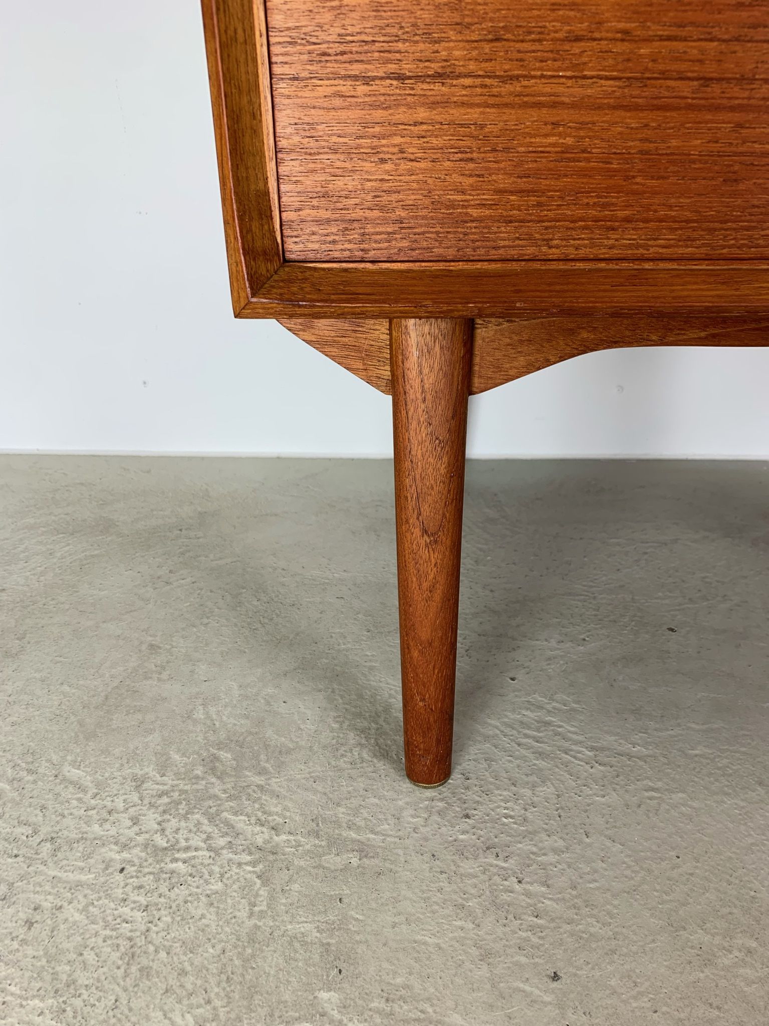 Commode en teck années 1960