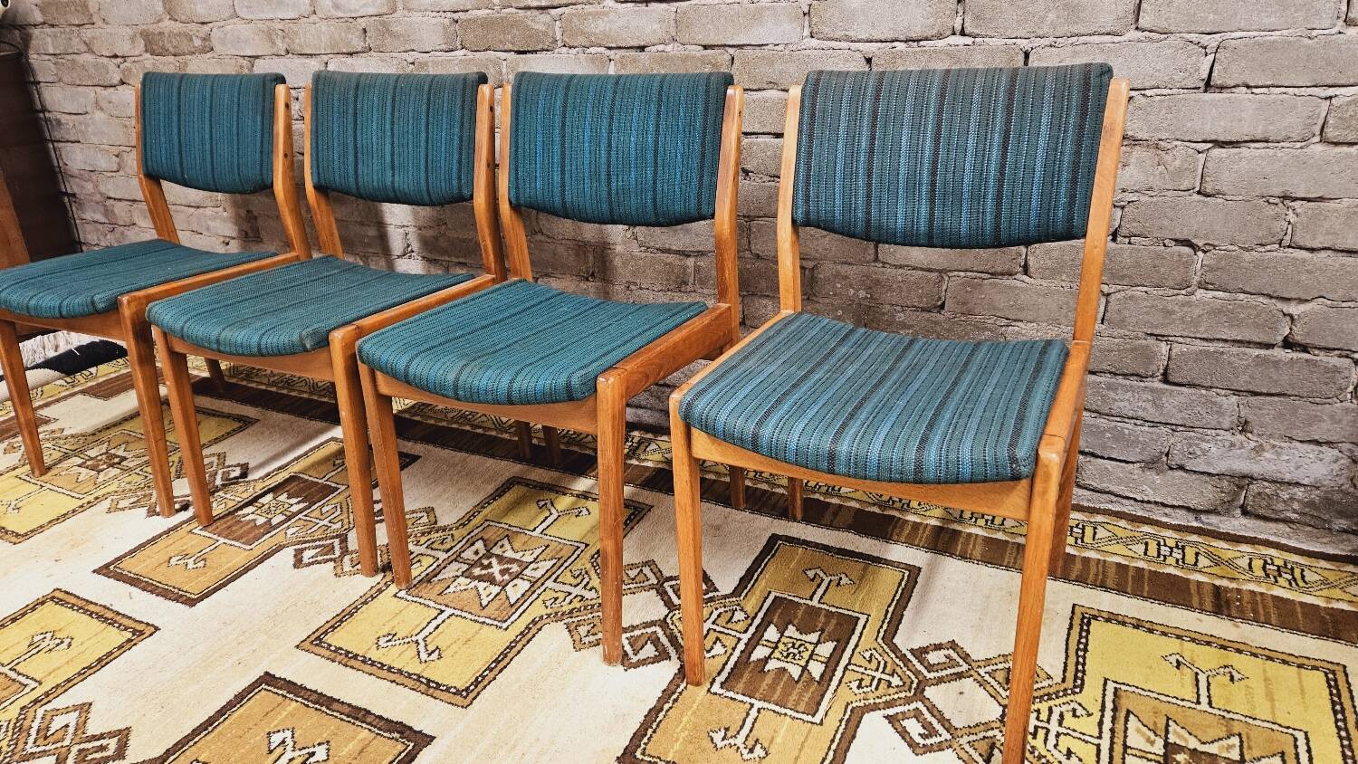 Set of 4 Scandinavian chairs 1960