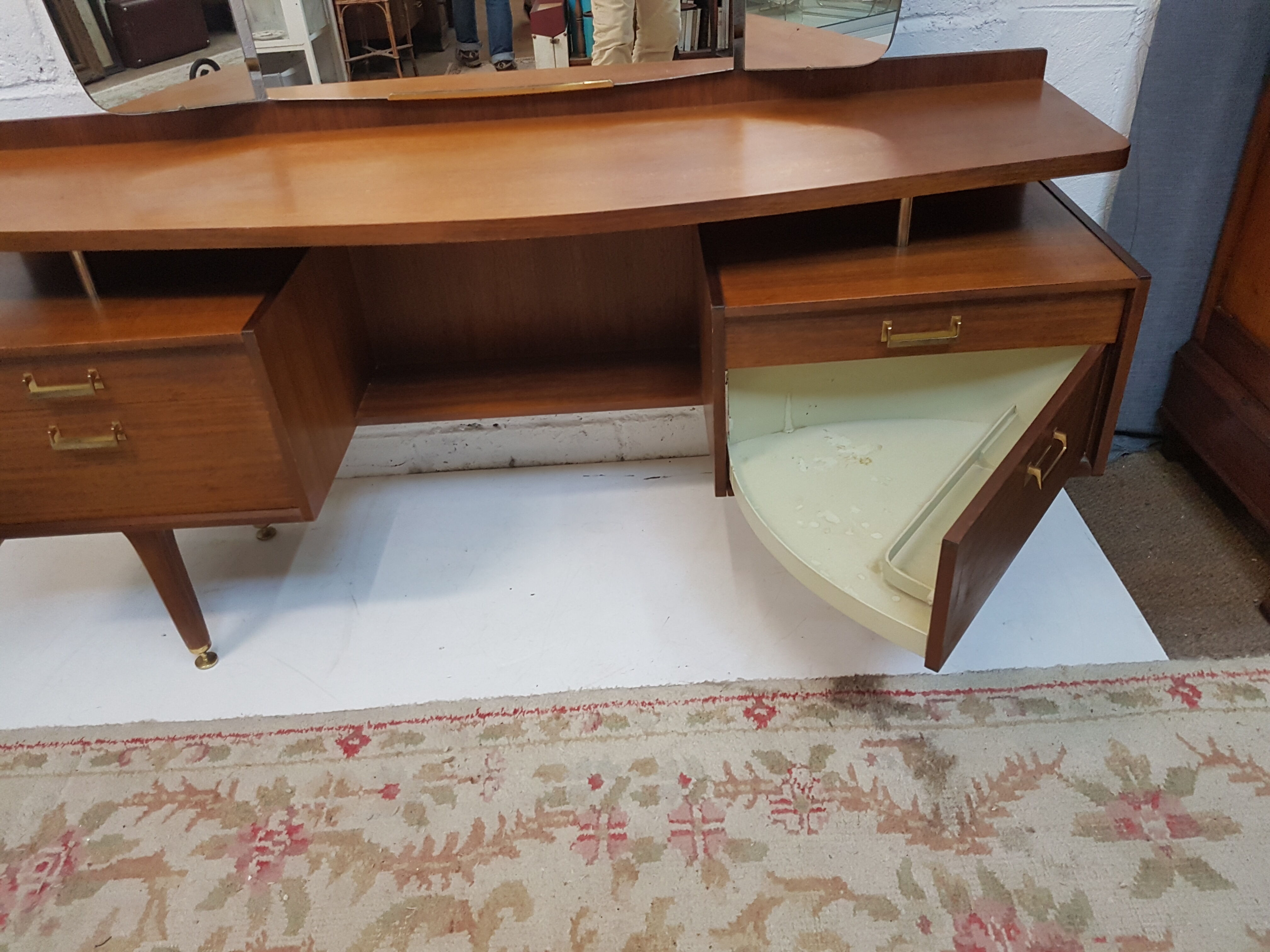Dressing table