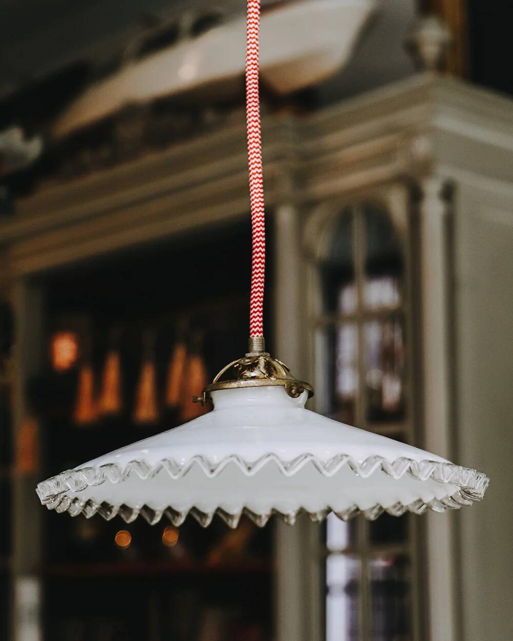 Vintage French suspension in white glass with scalloped edge.