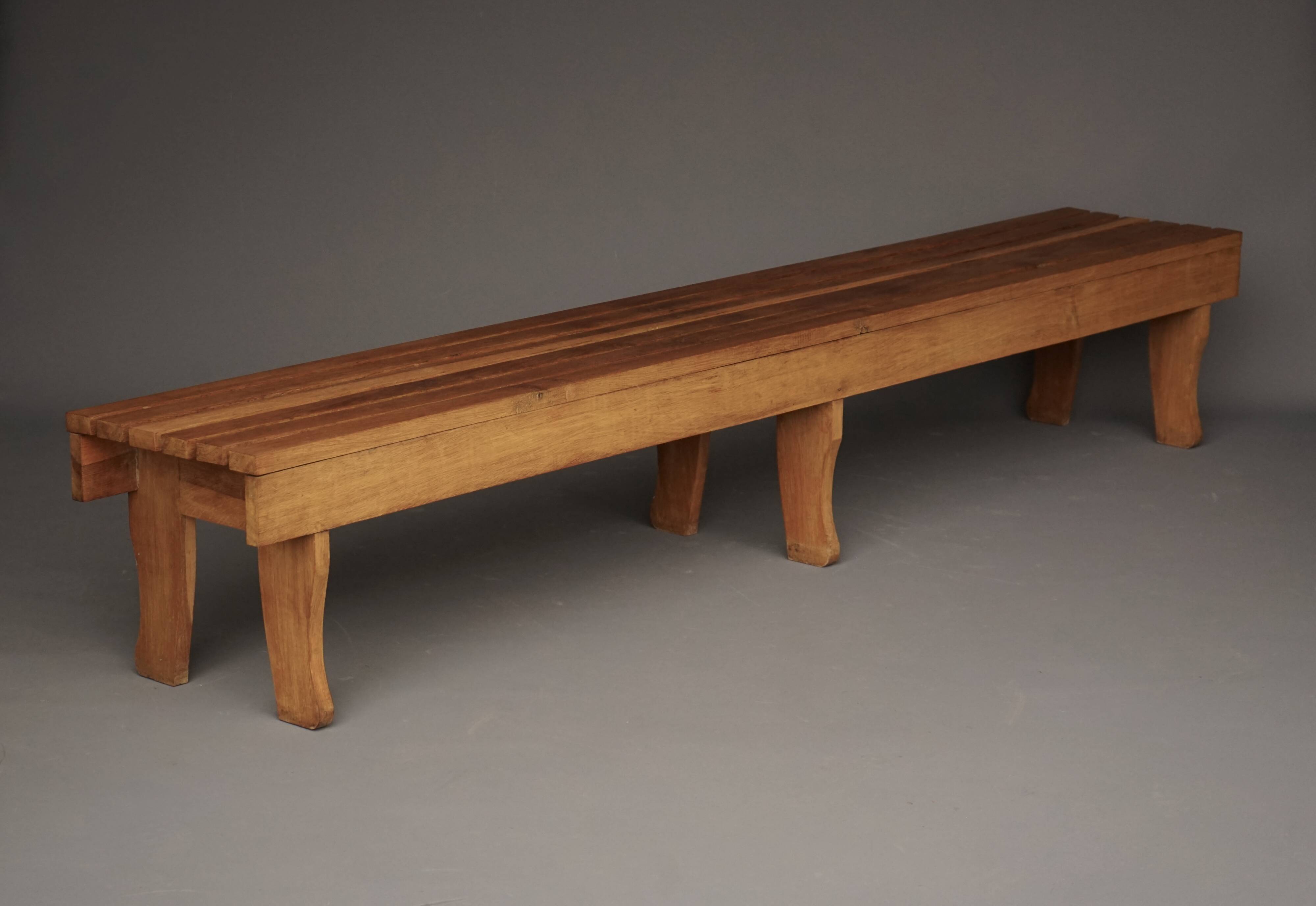 Banc à lattes en chêne, années 1960