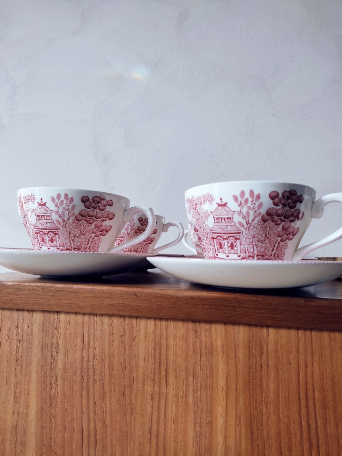 Set of 5 tea cups in English earthenware