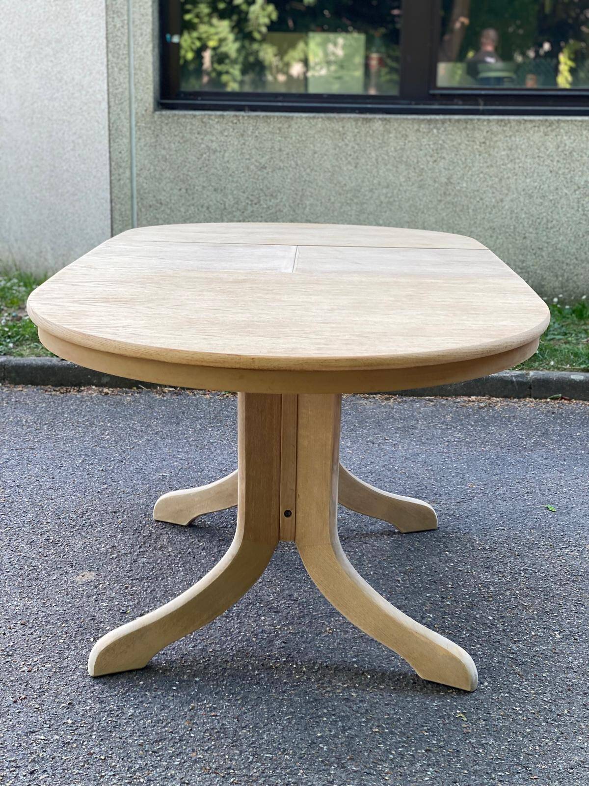 Extendable farmhouse dining table renovated in raw oak 20th century 185cm