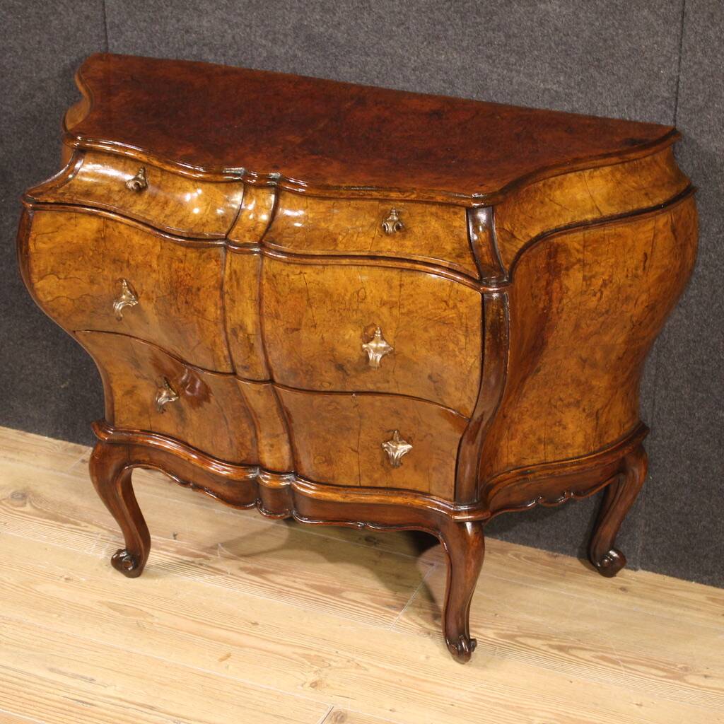 Elegant 20th century Venetian dresser