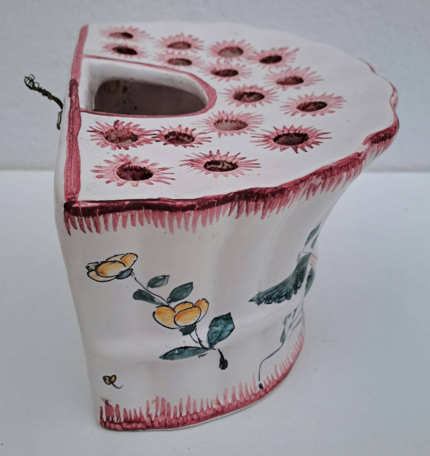 Saint Clément flower vase