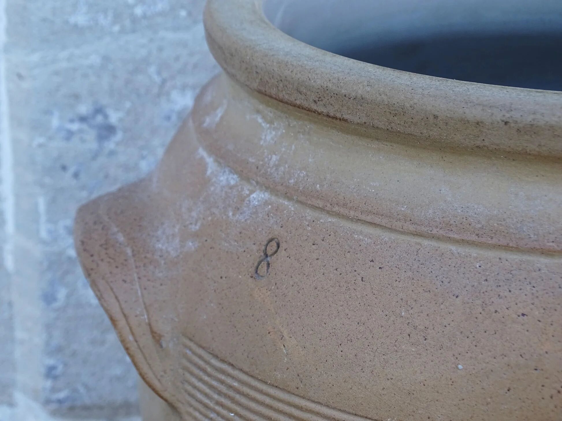 Grand pot ancien français en grès à glaçure brune