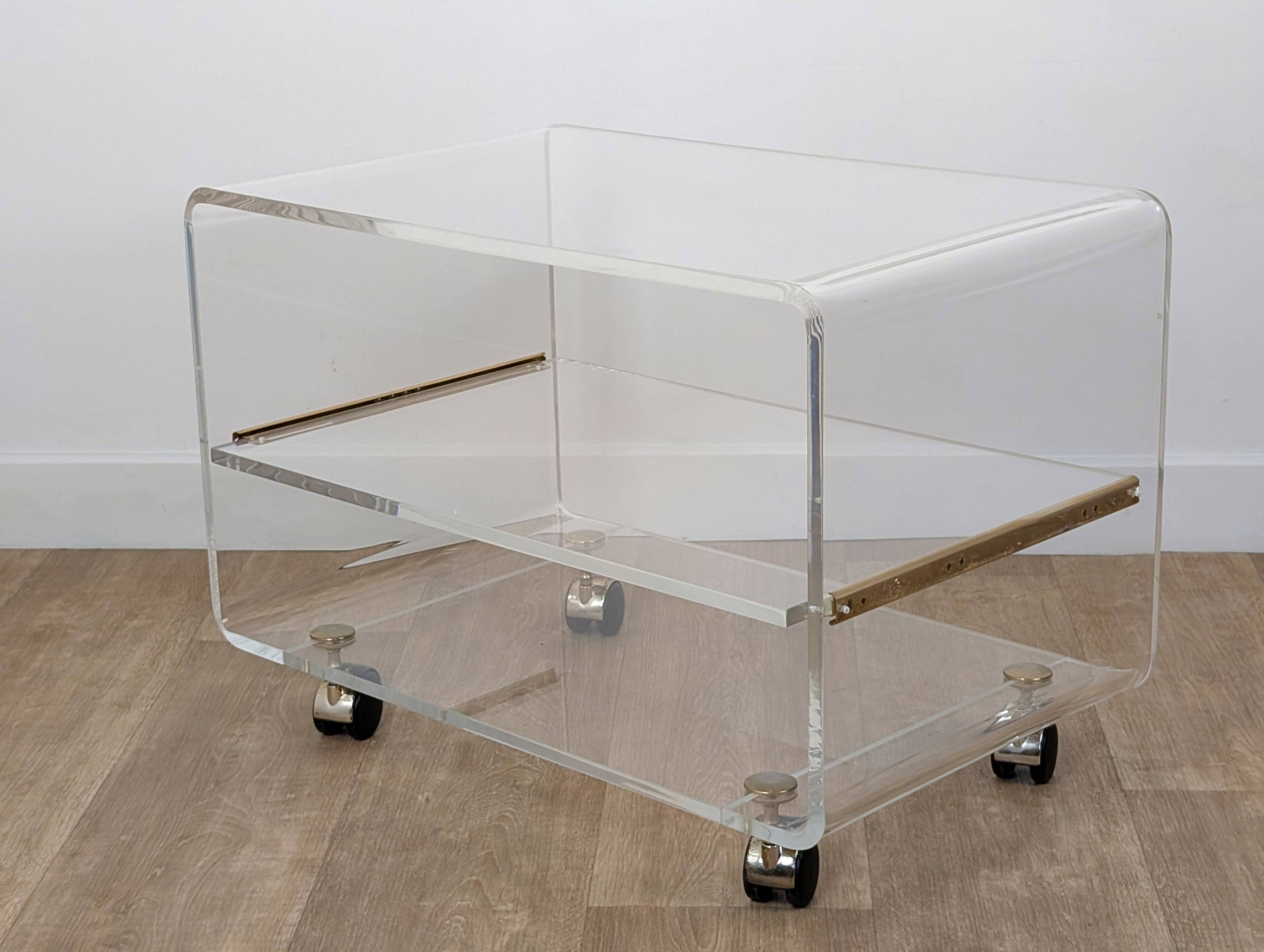 Altuglas serving trolley by David Lange