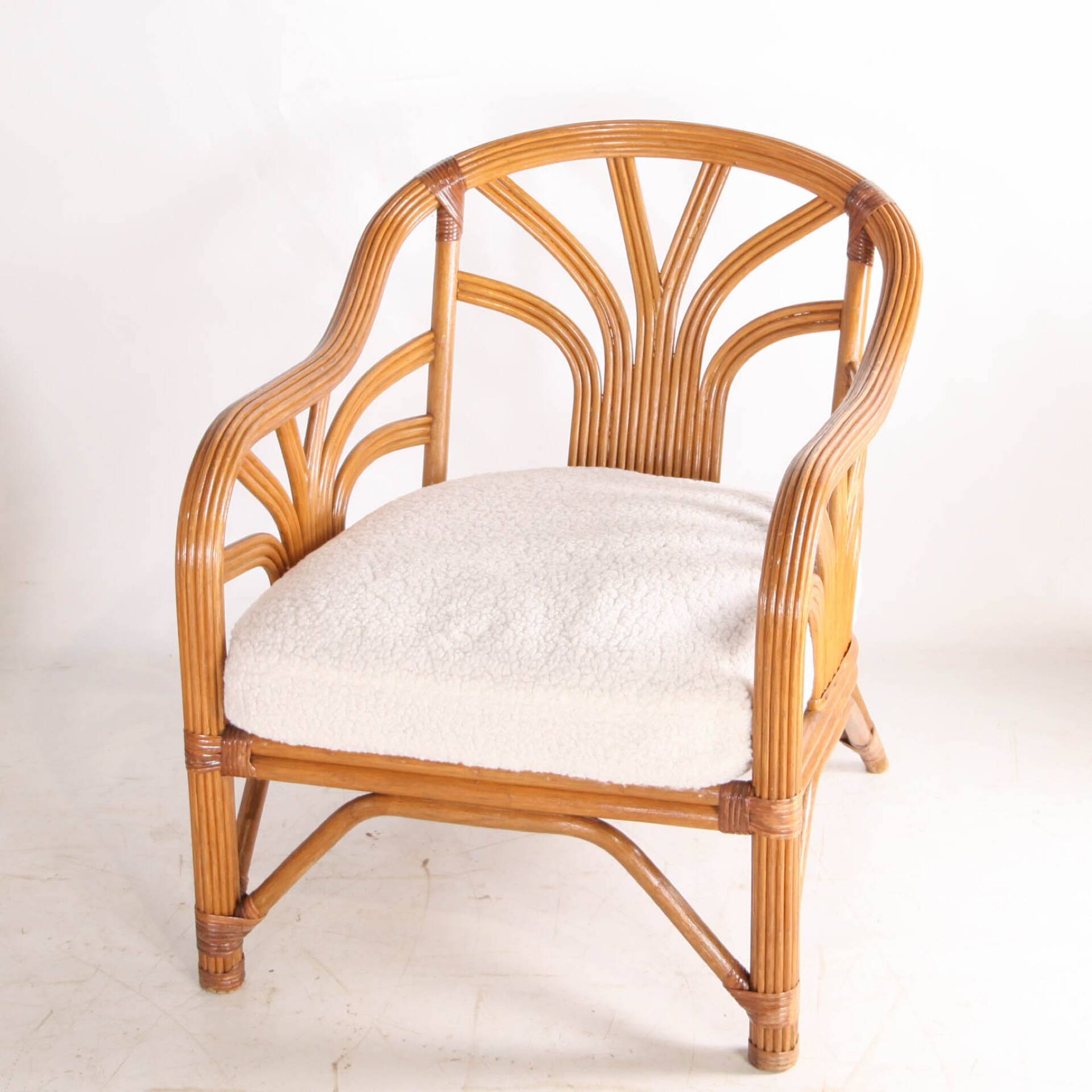 Vintage rattan lounge