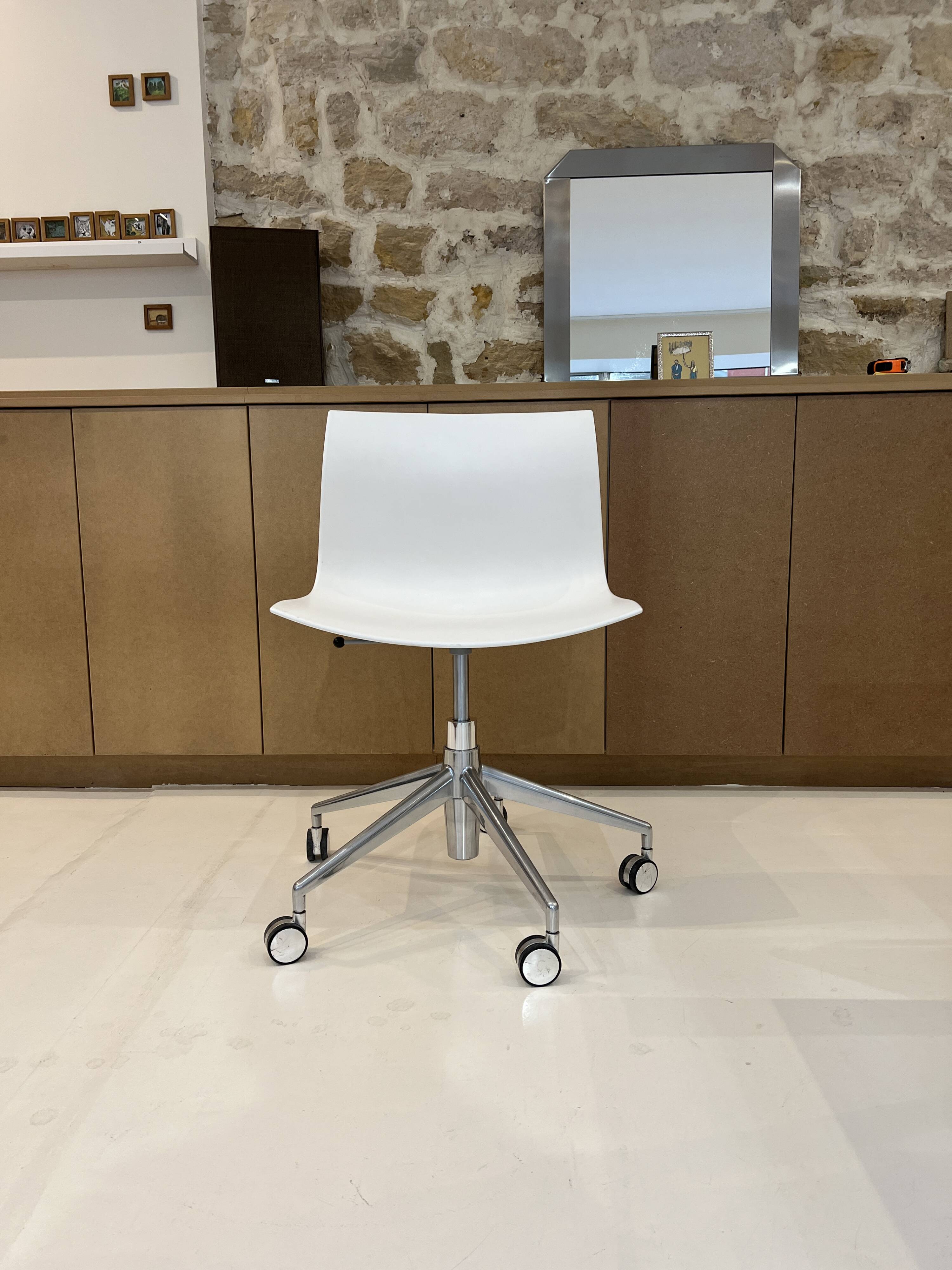 4 Cataifa 46 office chairs by Arper
