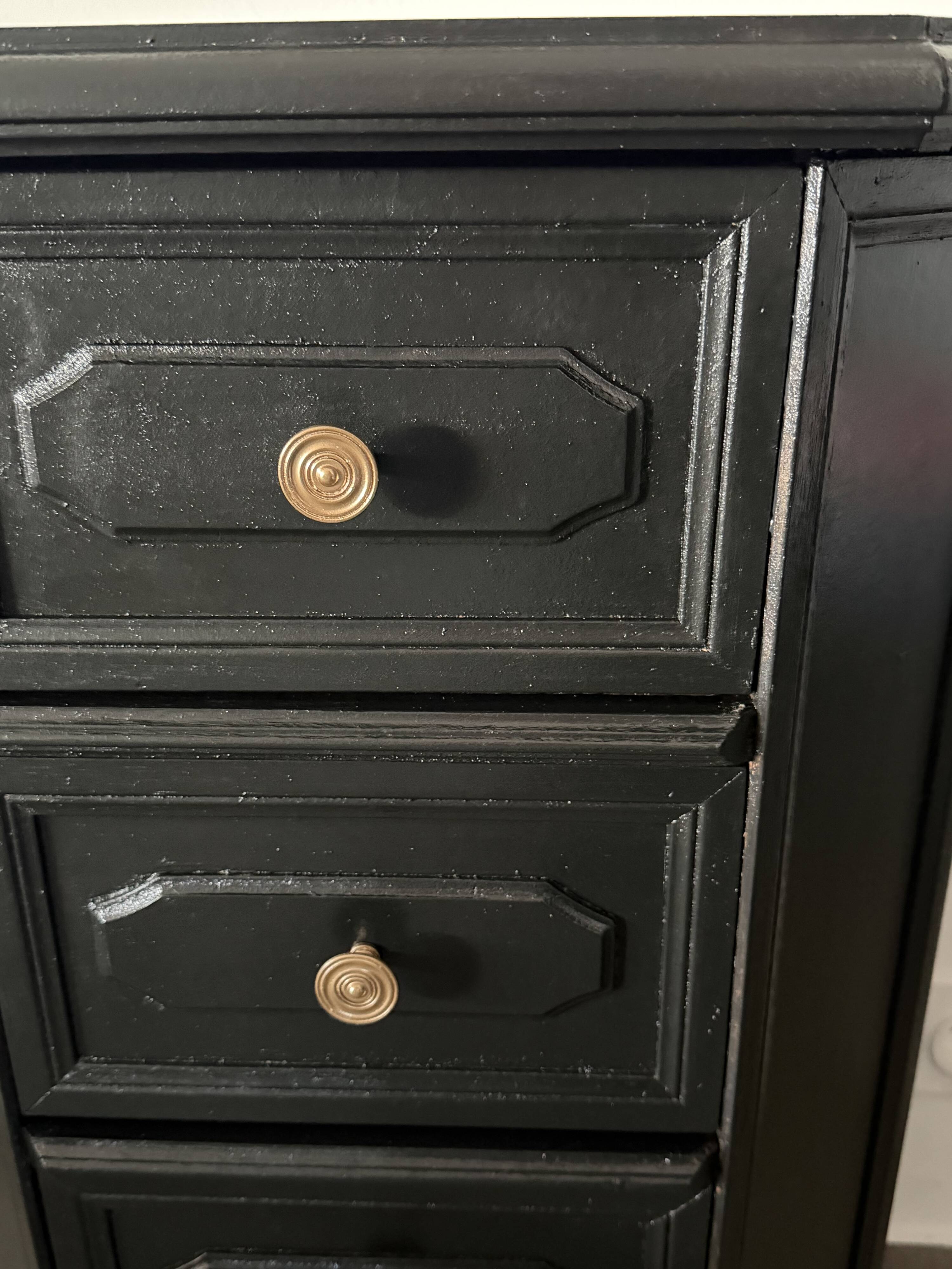 Furniture with 4 drawers