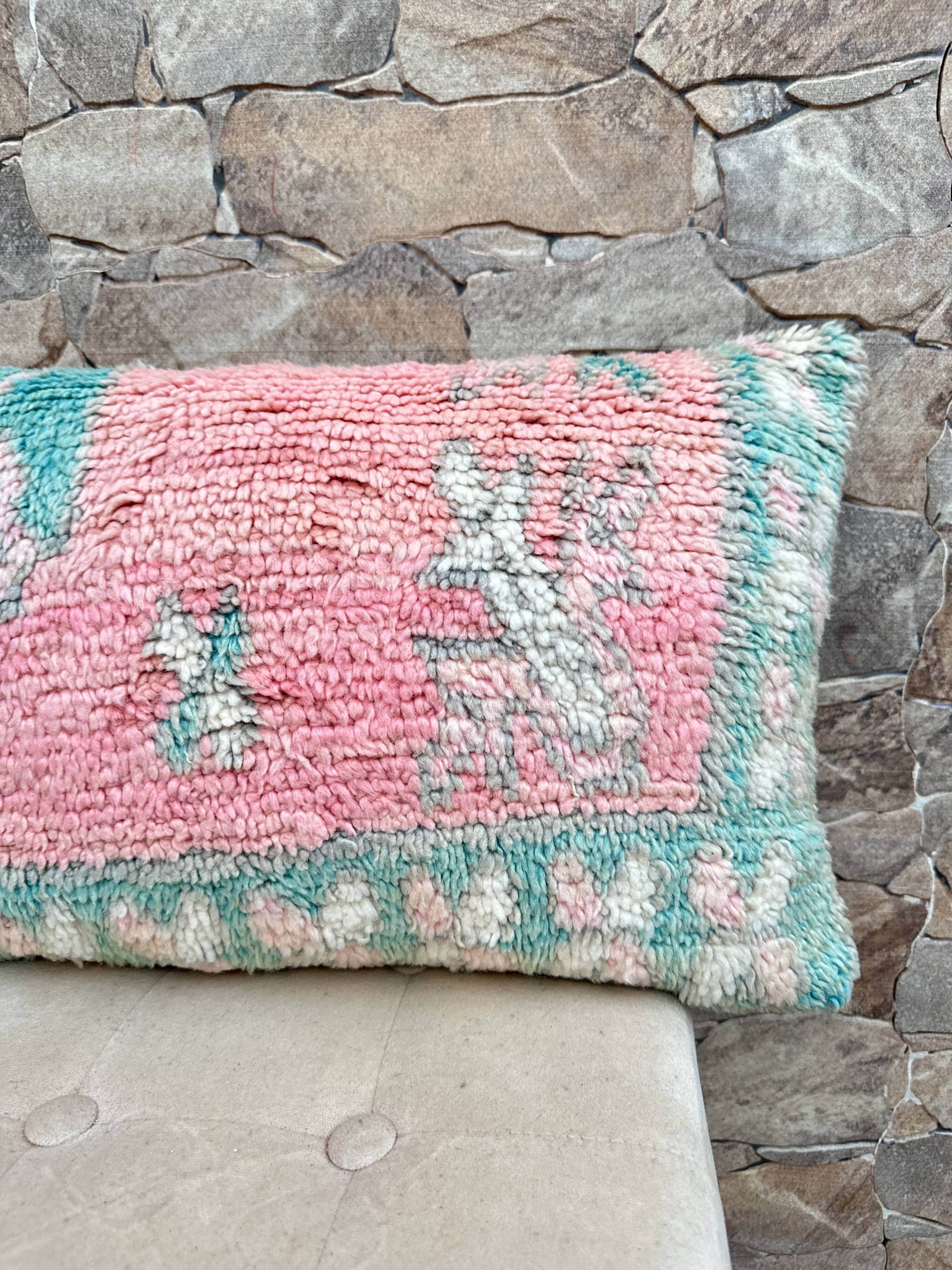 Beautiful vintage Berber Kilim cushion from Morocco