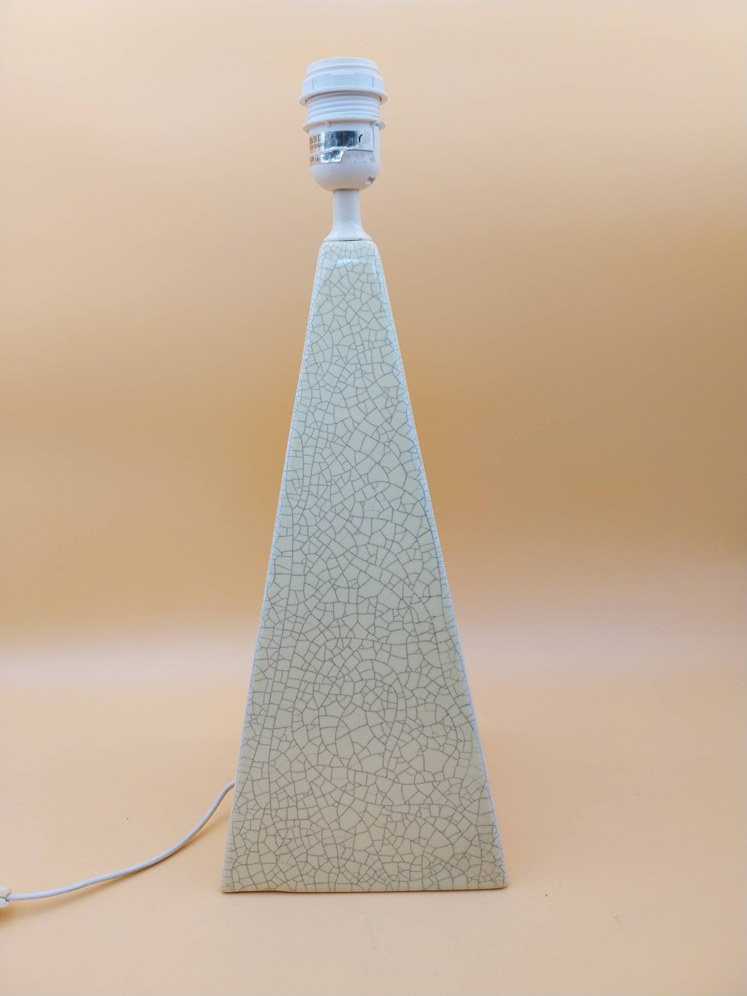 Pyramid lamp in porcelain ceramic Brussels cracked effect