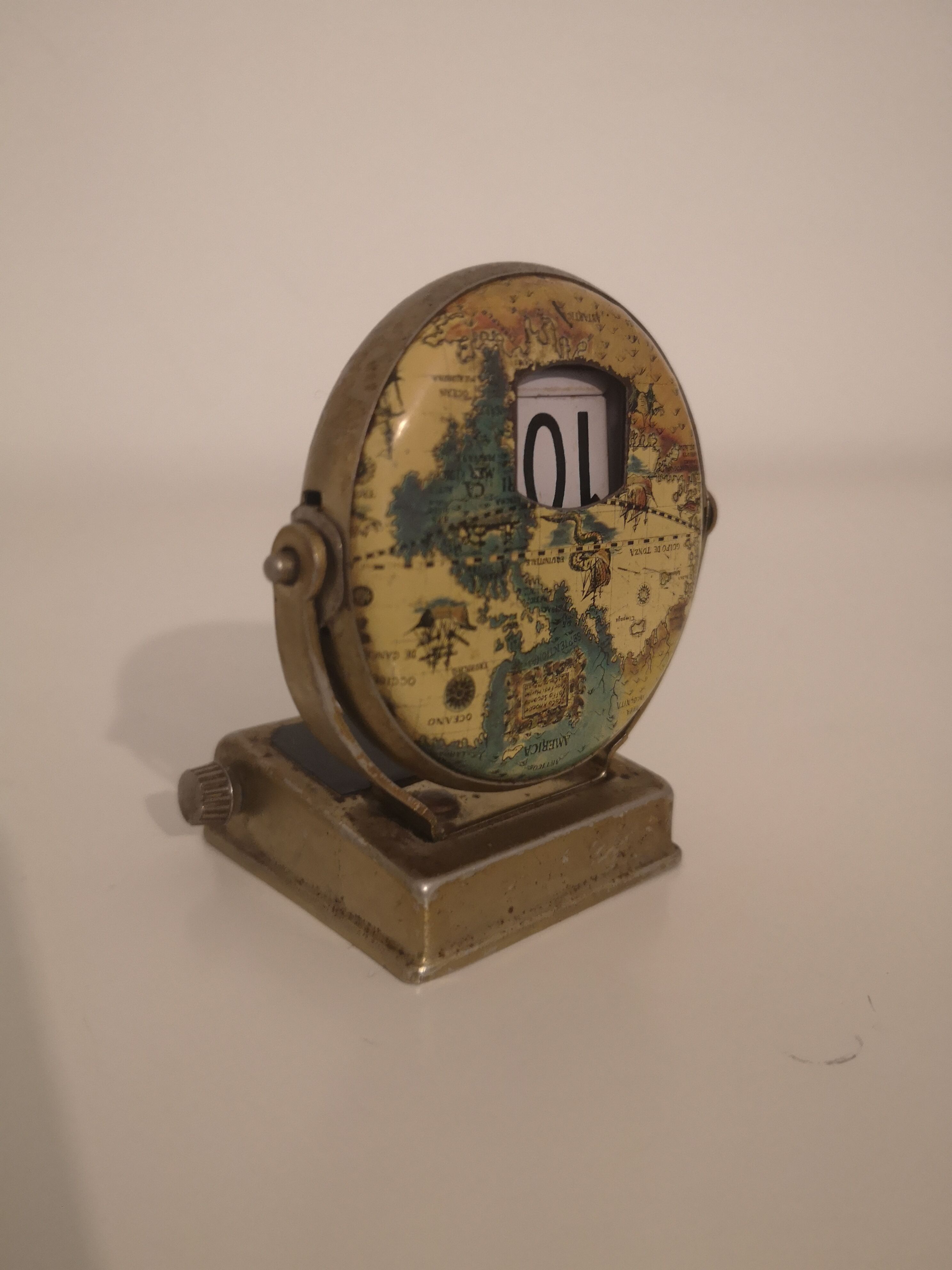 Calendrier perpétuel globe terrestre vintage