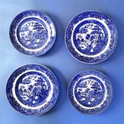 Set of 2 plates 22.50cm and 2 plates 19.50cm JT&S Crown Pottery Longton warranted willow pattern