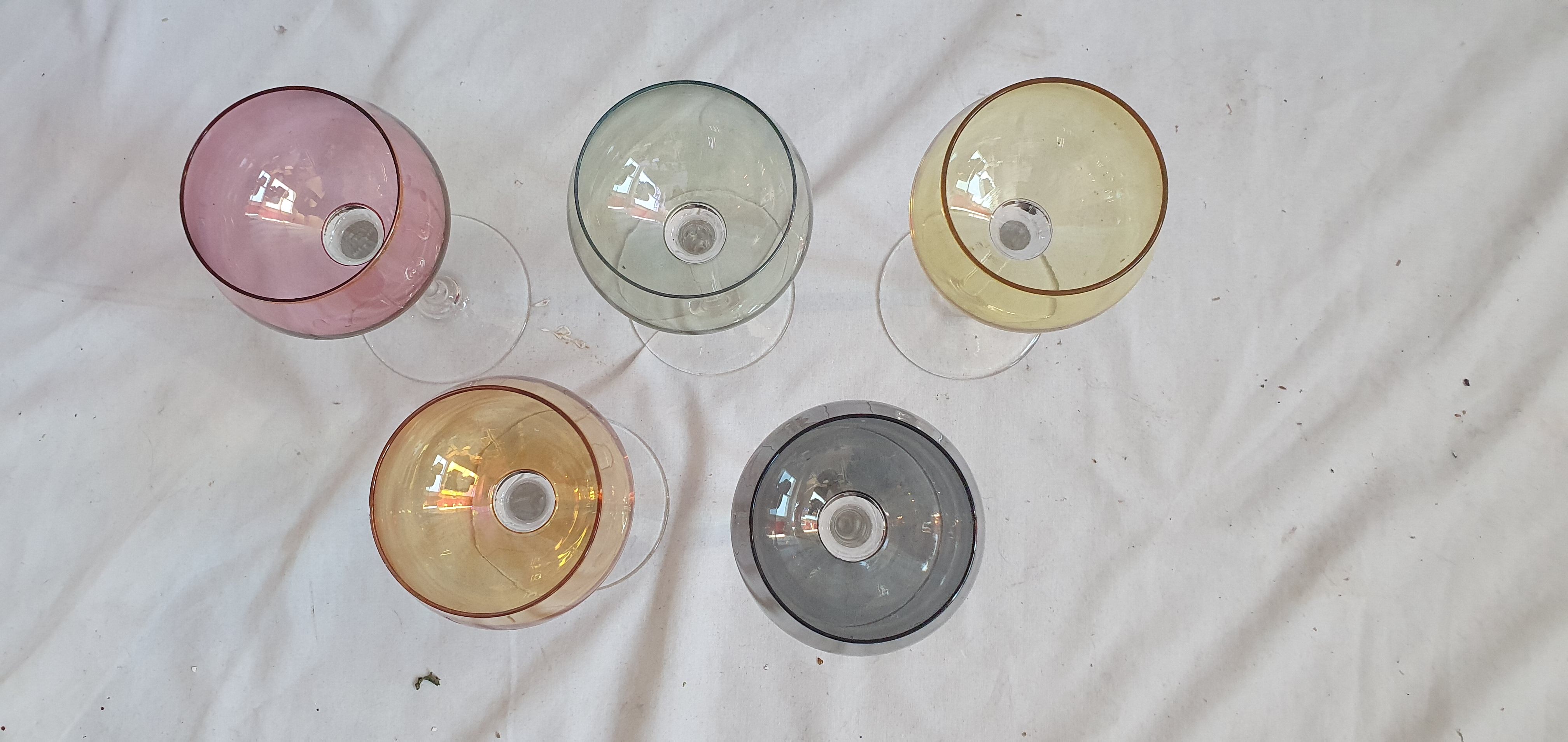 5 colored wine glasses