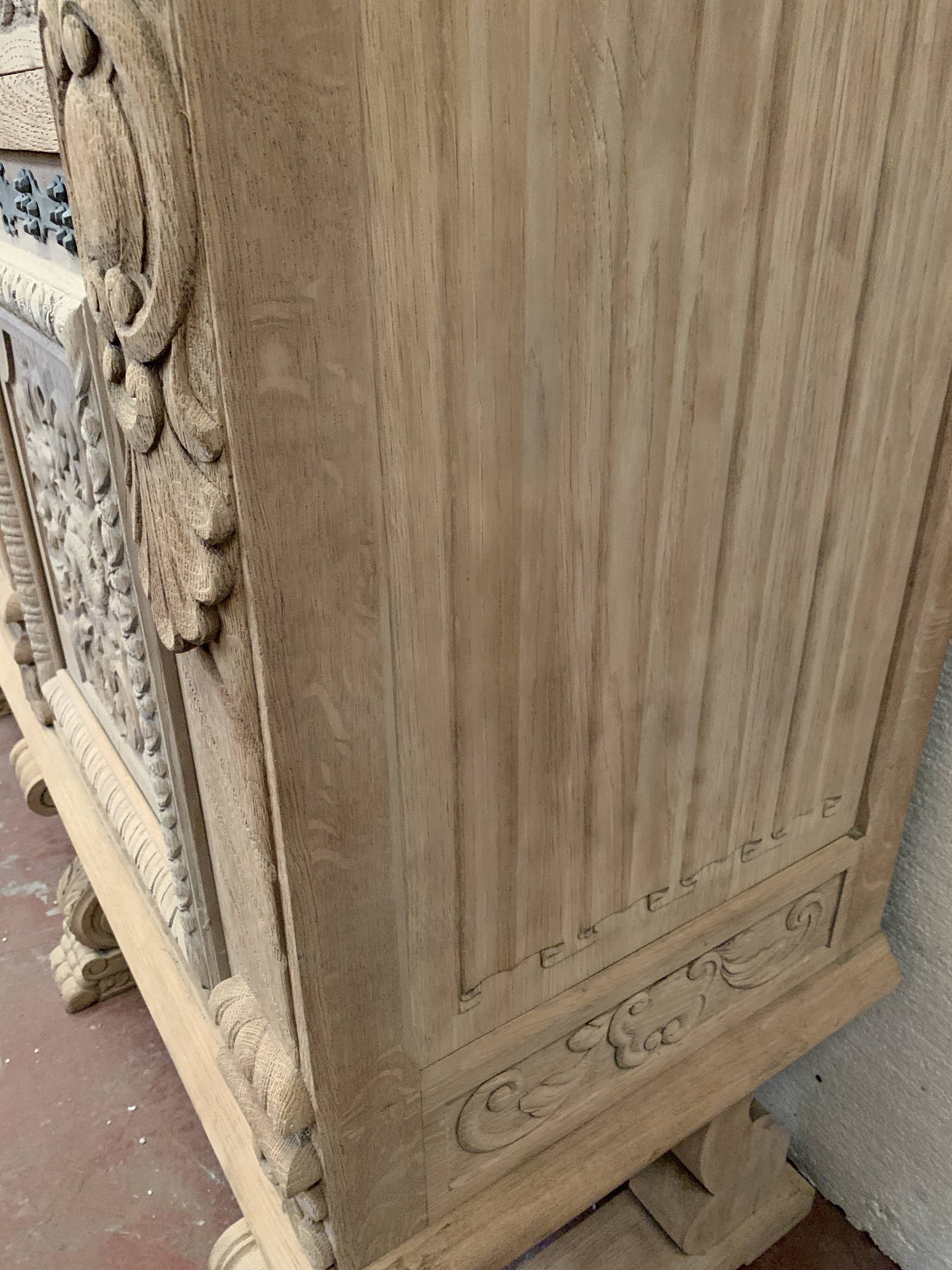 Renaissance style sideboard in solid oak XX century