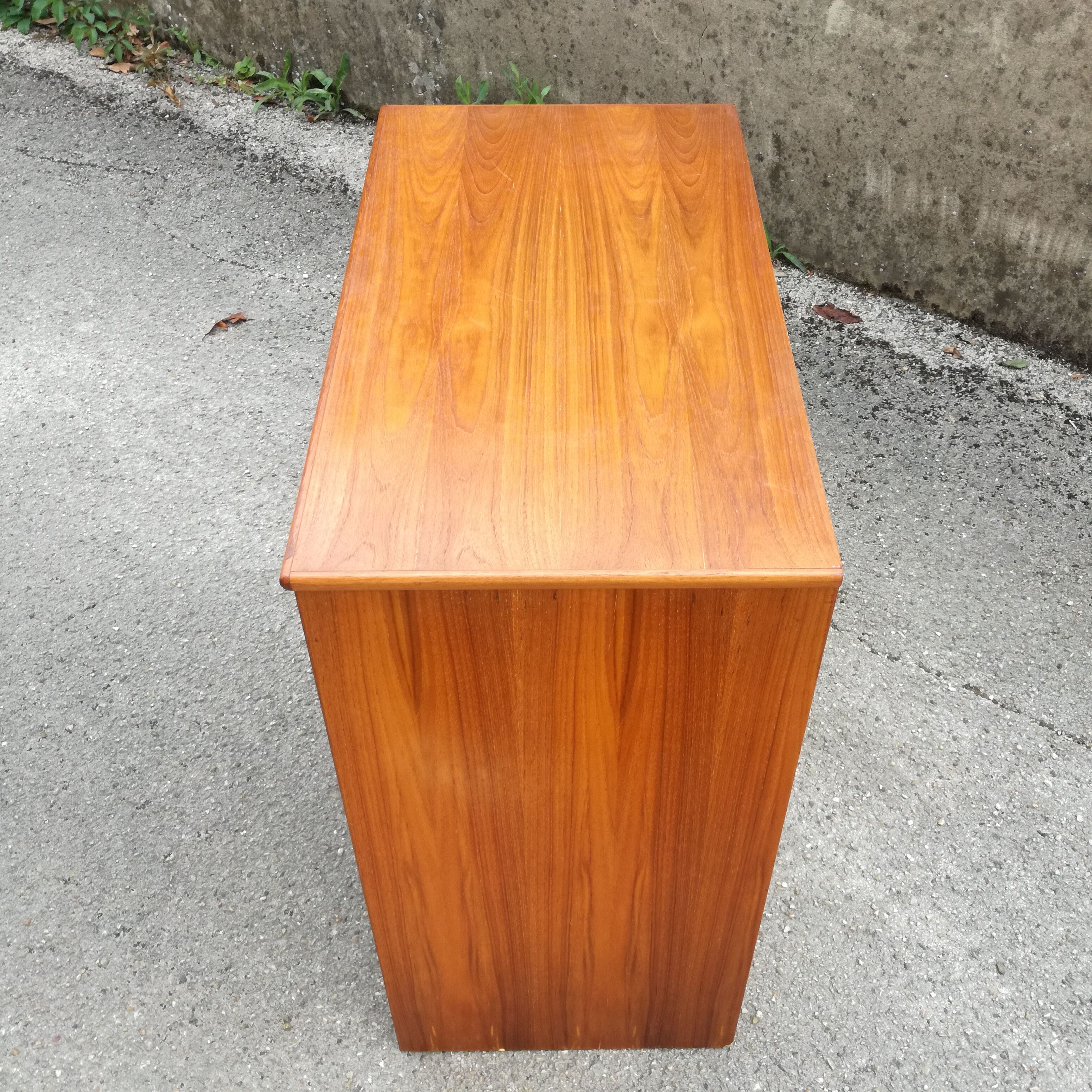 Scandinavian chest of drawers L75