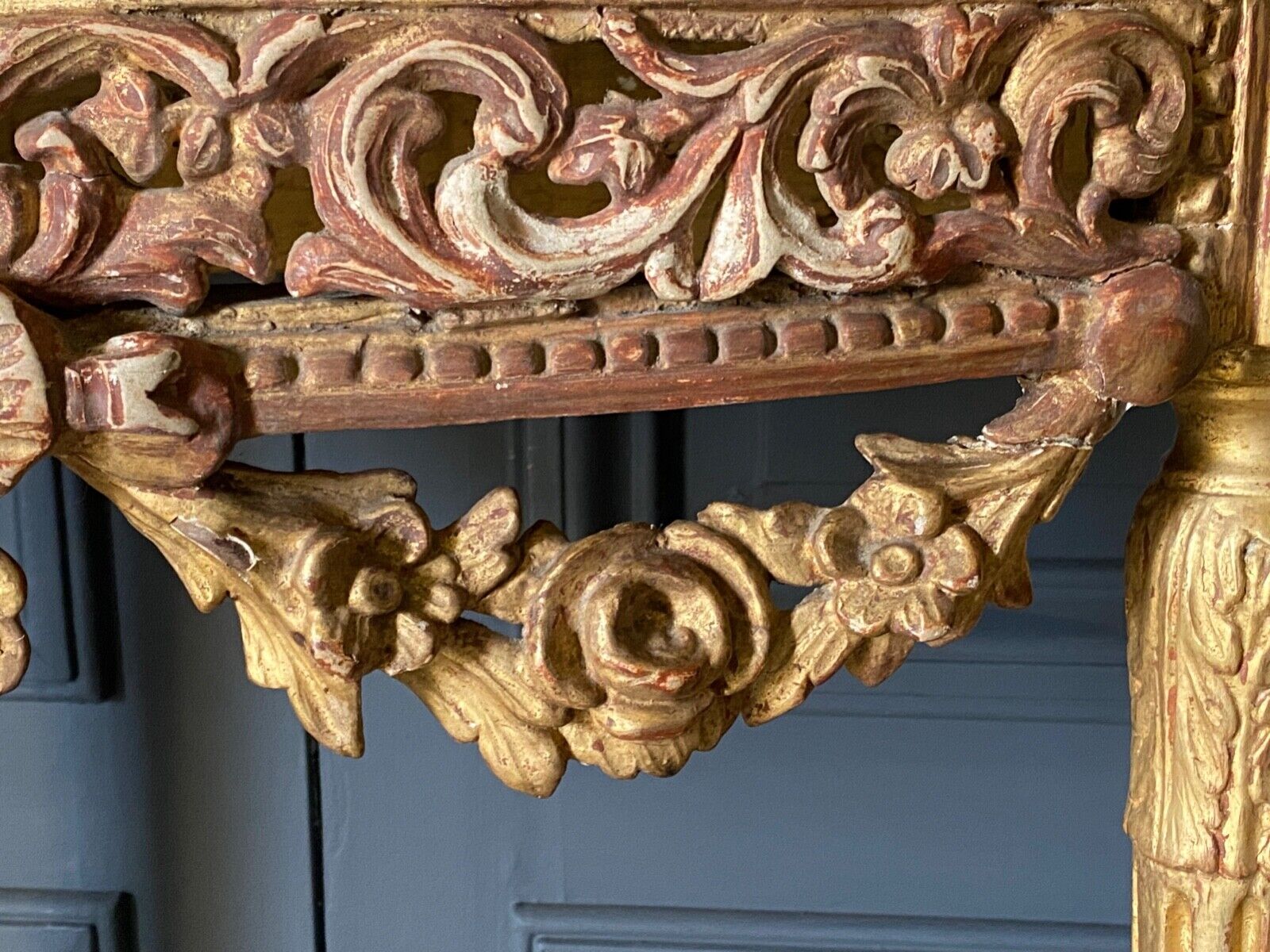 Console XVIII wooden gold louis xvi white marble flower falls