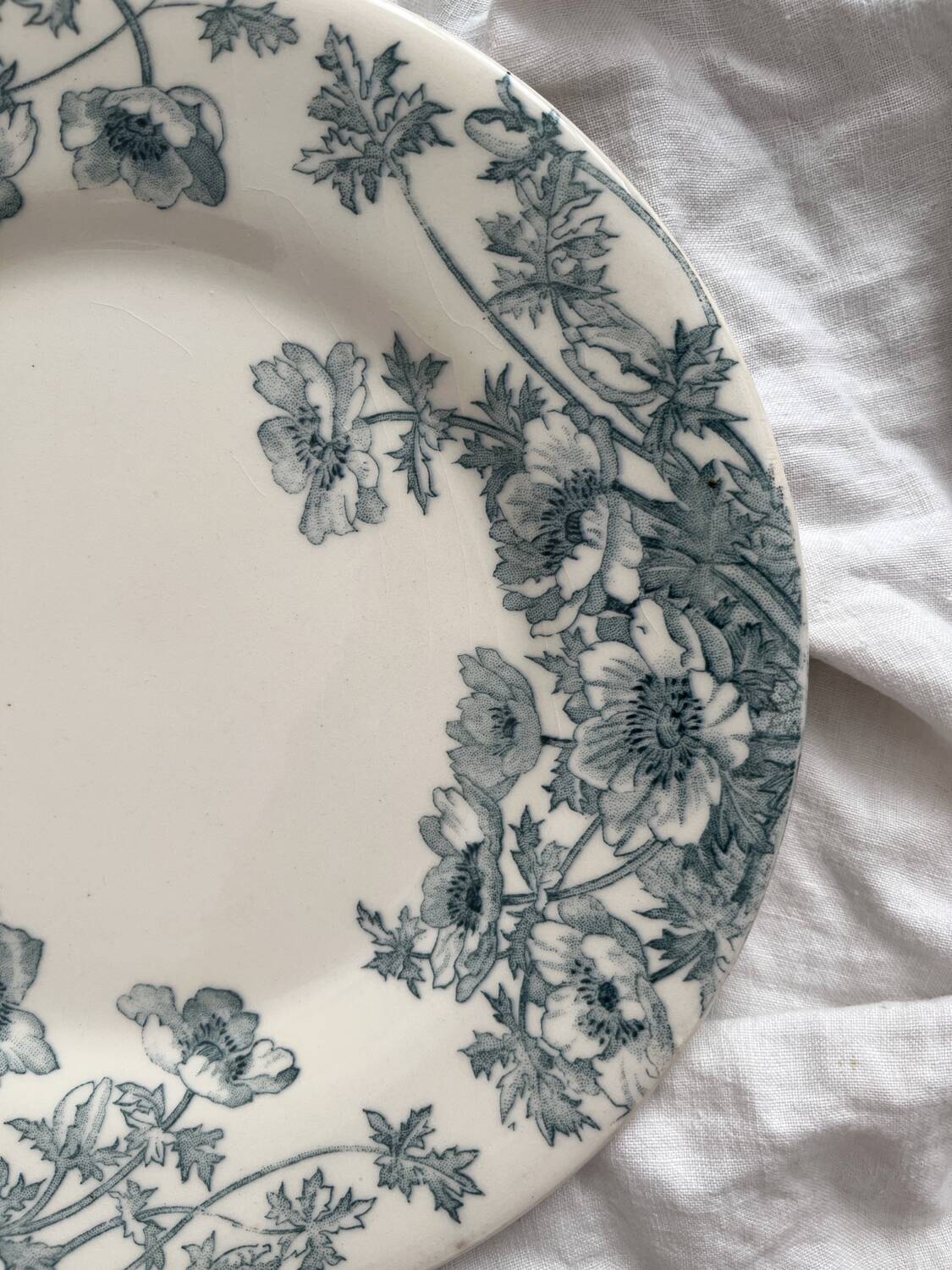 2 Gien "Anemones" ironstone dessert plates