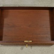 Dressing table in elm burl veneer, Empire period – Early 19th century