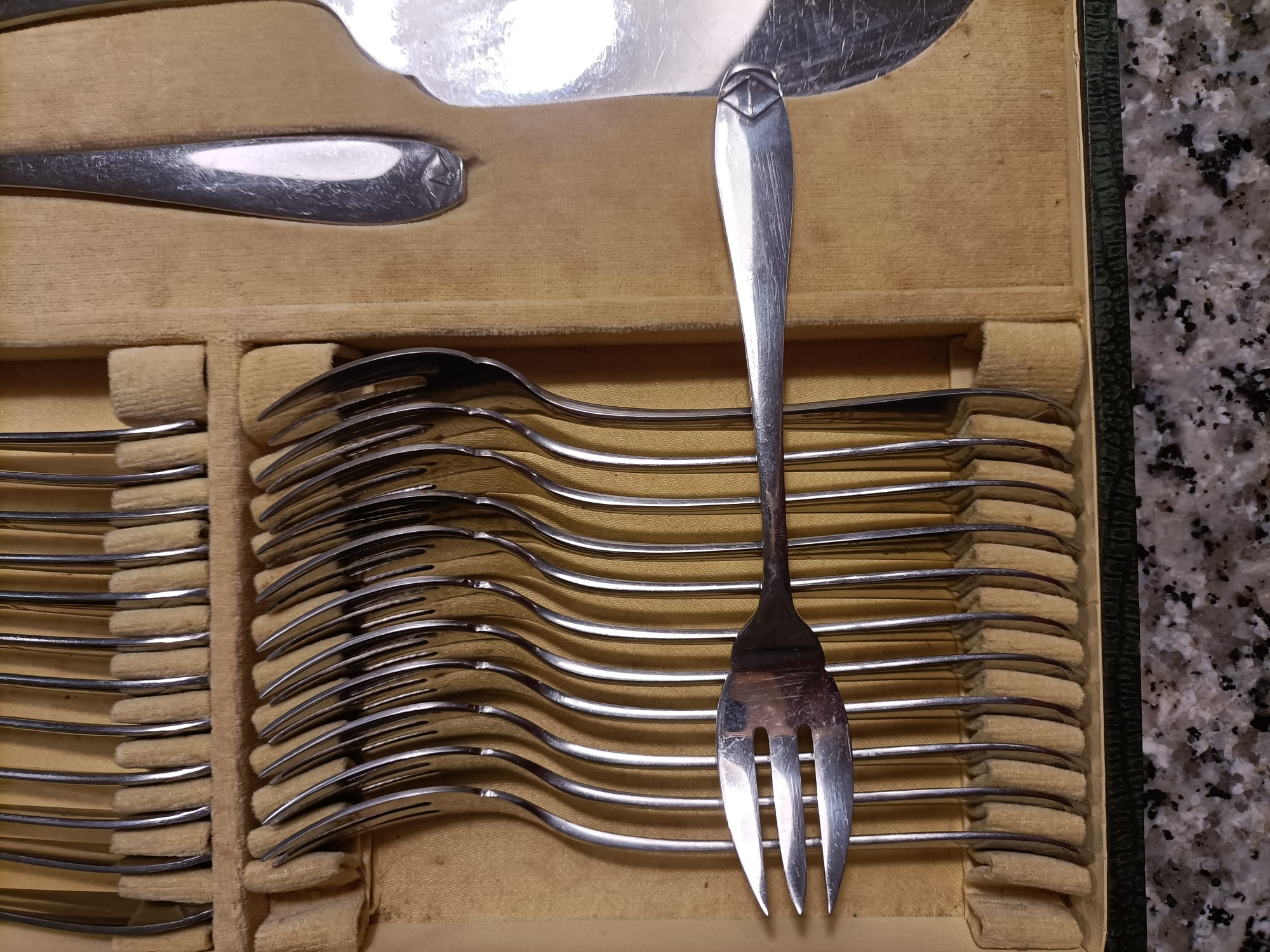 Ménagère de couverts à poisson en inox Art Déco