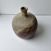 Vase boule en céramique signé Anthony Pitot