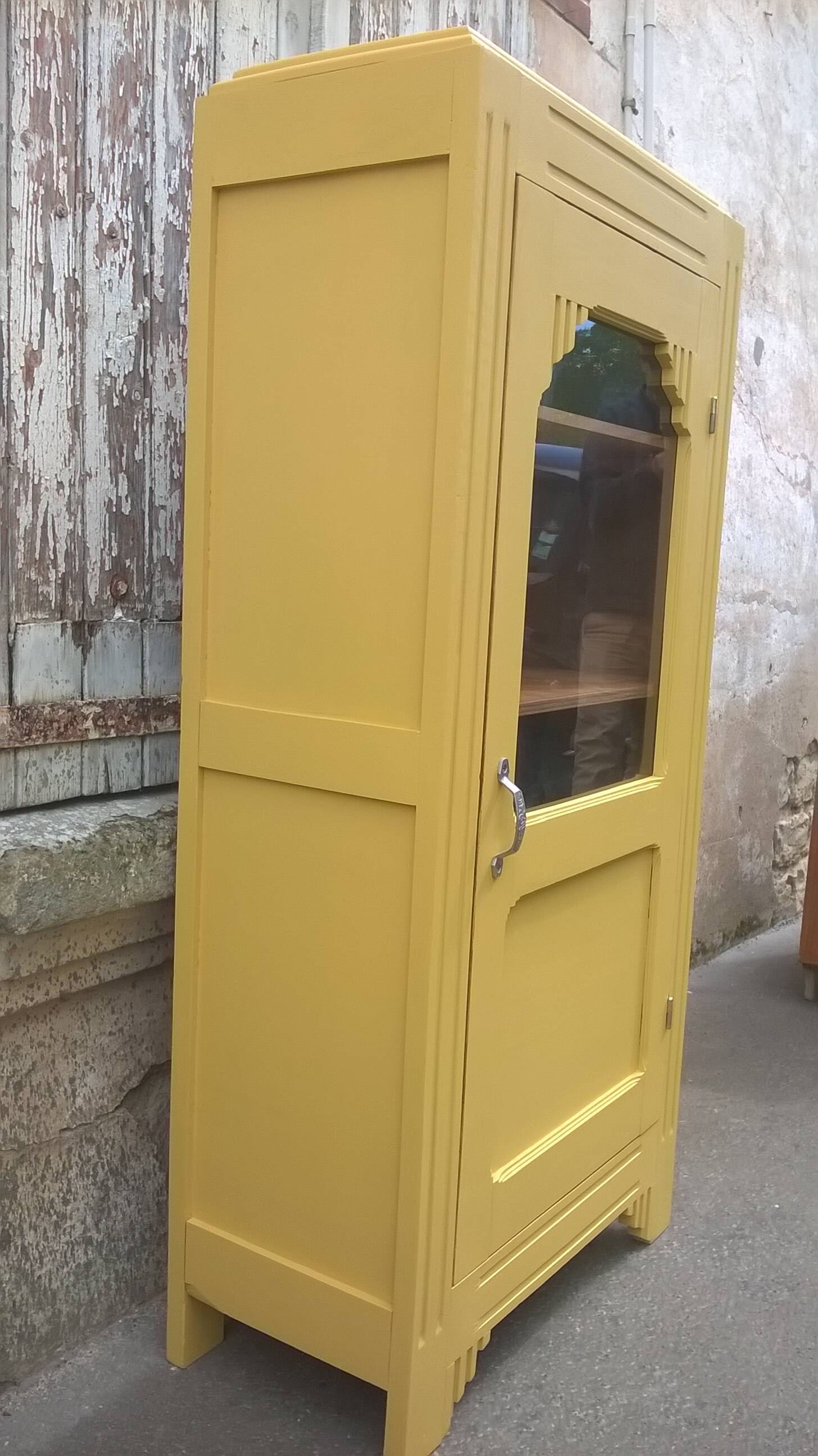 small Parisian showcase cabinet 1930