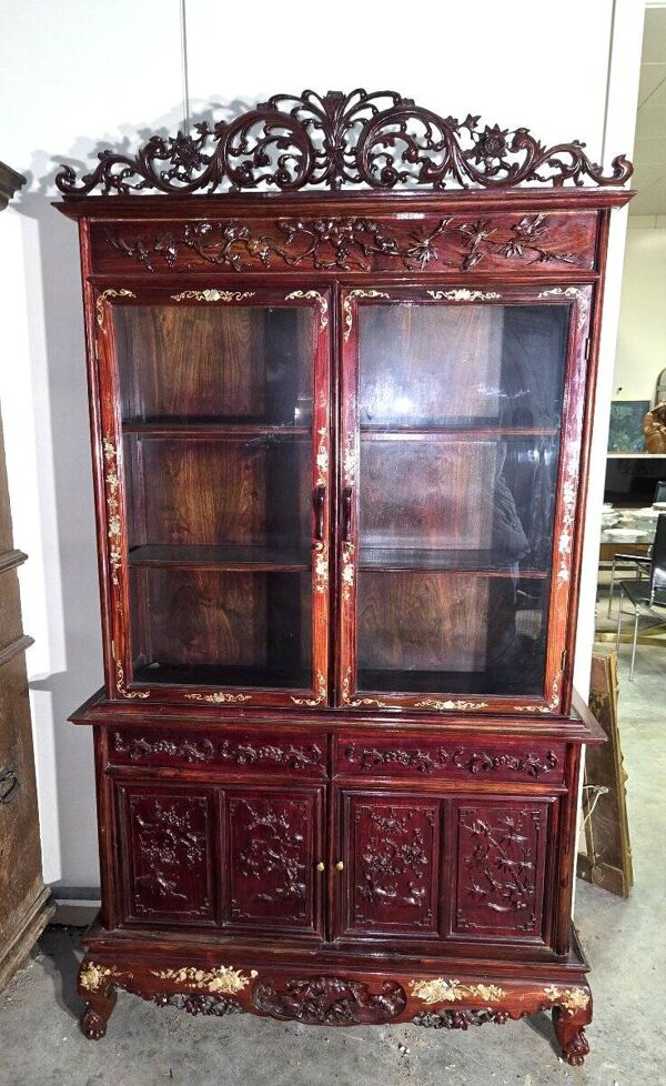 Asie XIXe : Bibliothèque ancienne en laque, richement sculptée et ornée