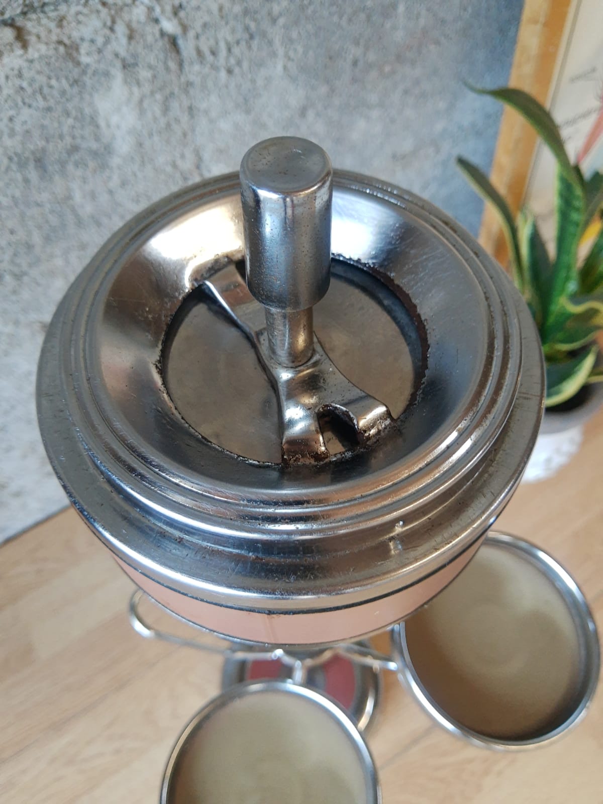 Ashtray on foot 70s -vintage