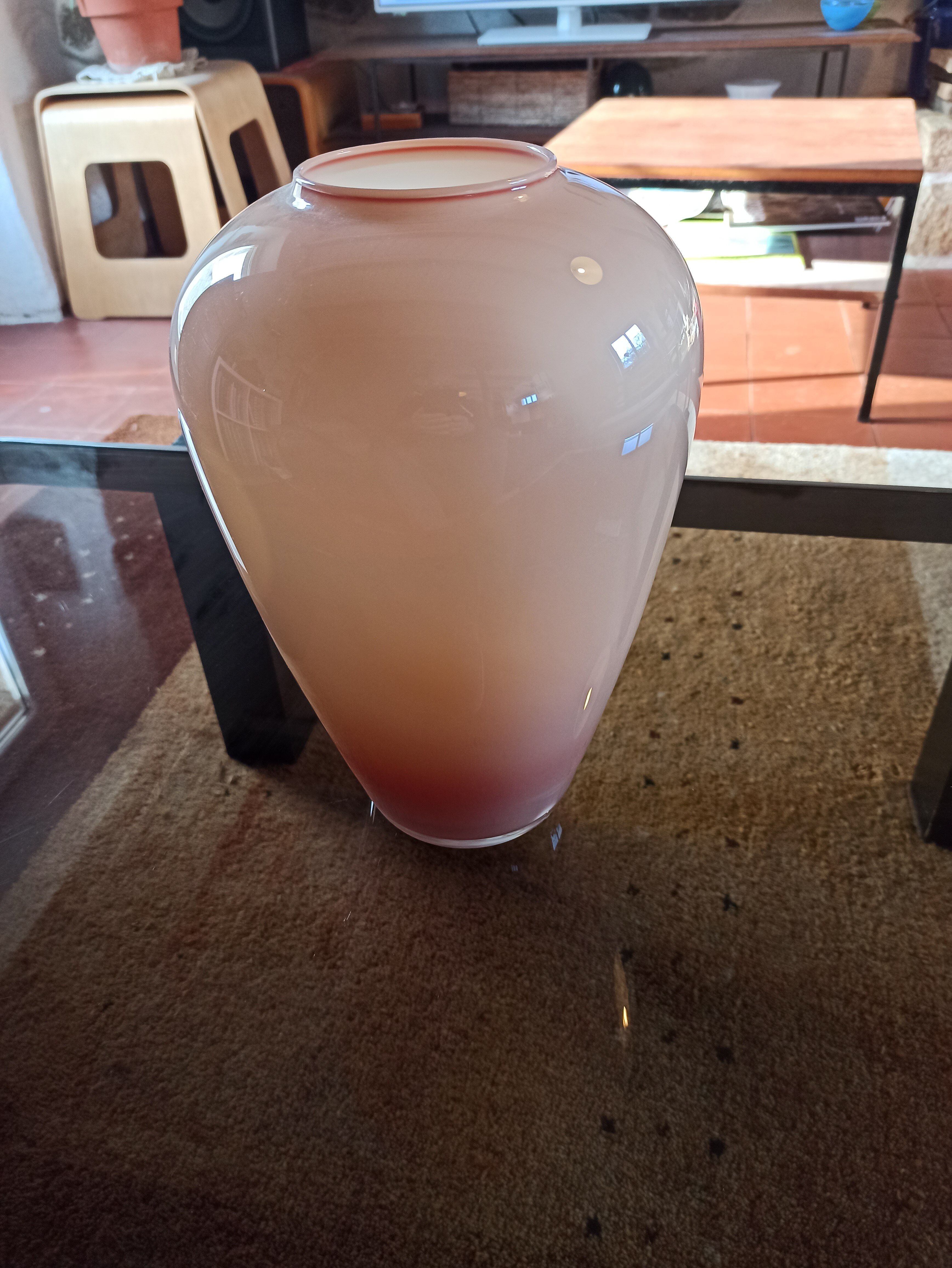 Pink gradient glass vase with edging