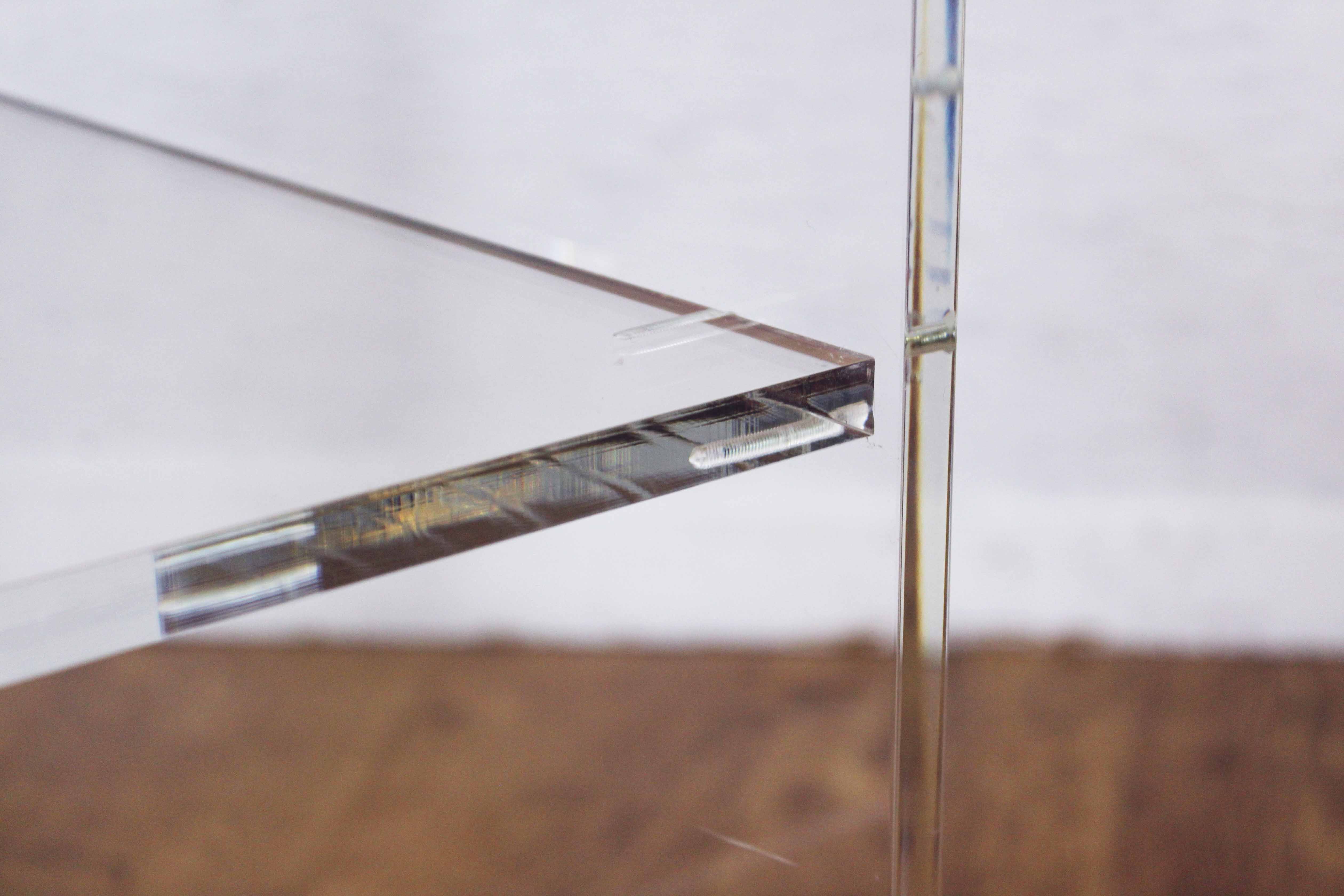 Storage cabinet or plexiglass tray