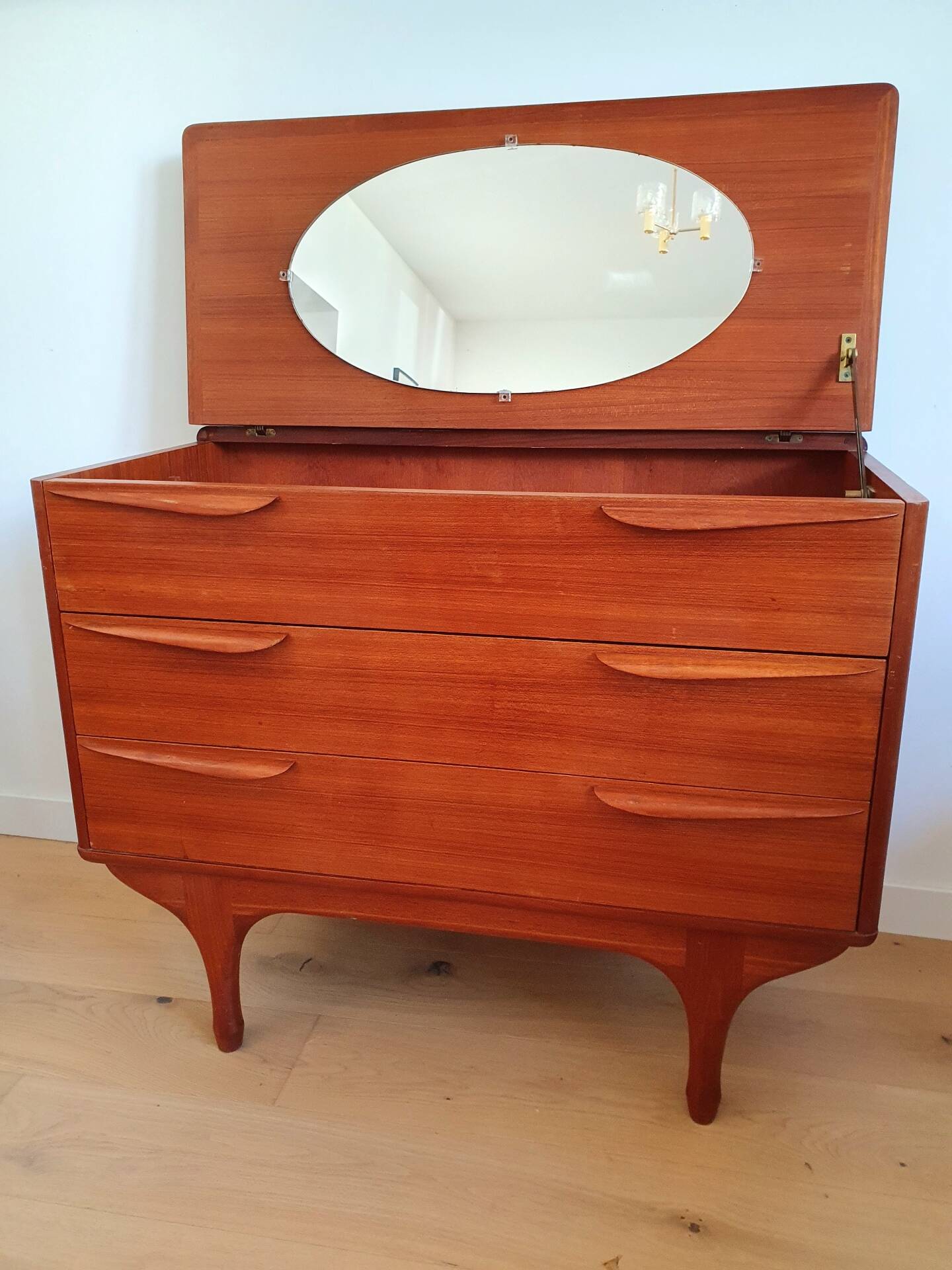 Vintage Scandinavian design dresser / vanity