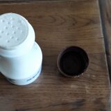 Mobil opaline salt shaker