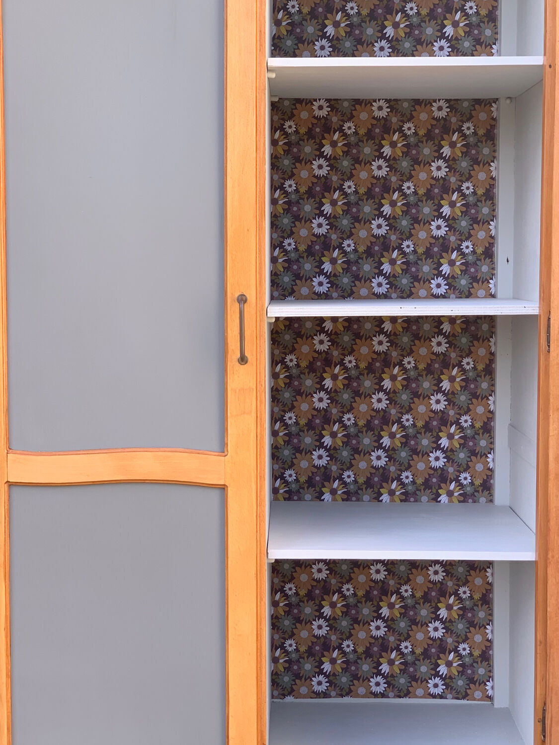 Vintage Parisian cabinet 1970s