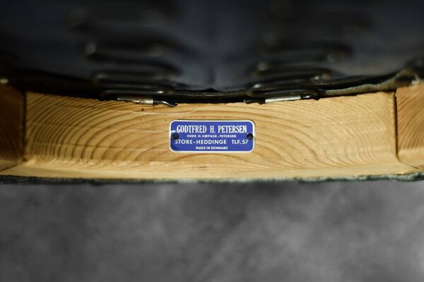 Fauteuil danois en hêtre et velours par Ejvind A. Johansson pour  Godtfred H. Petersen, 1950-60