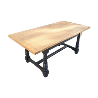 Farm table