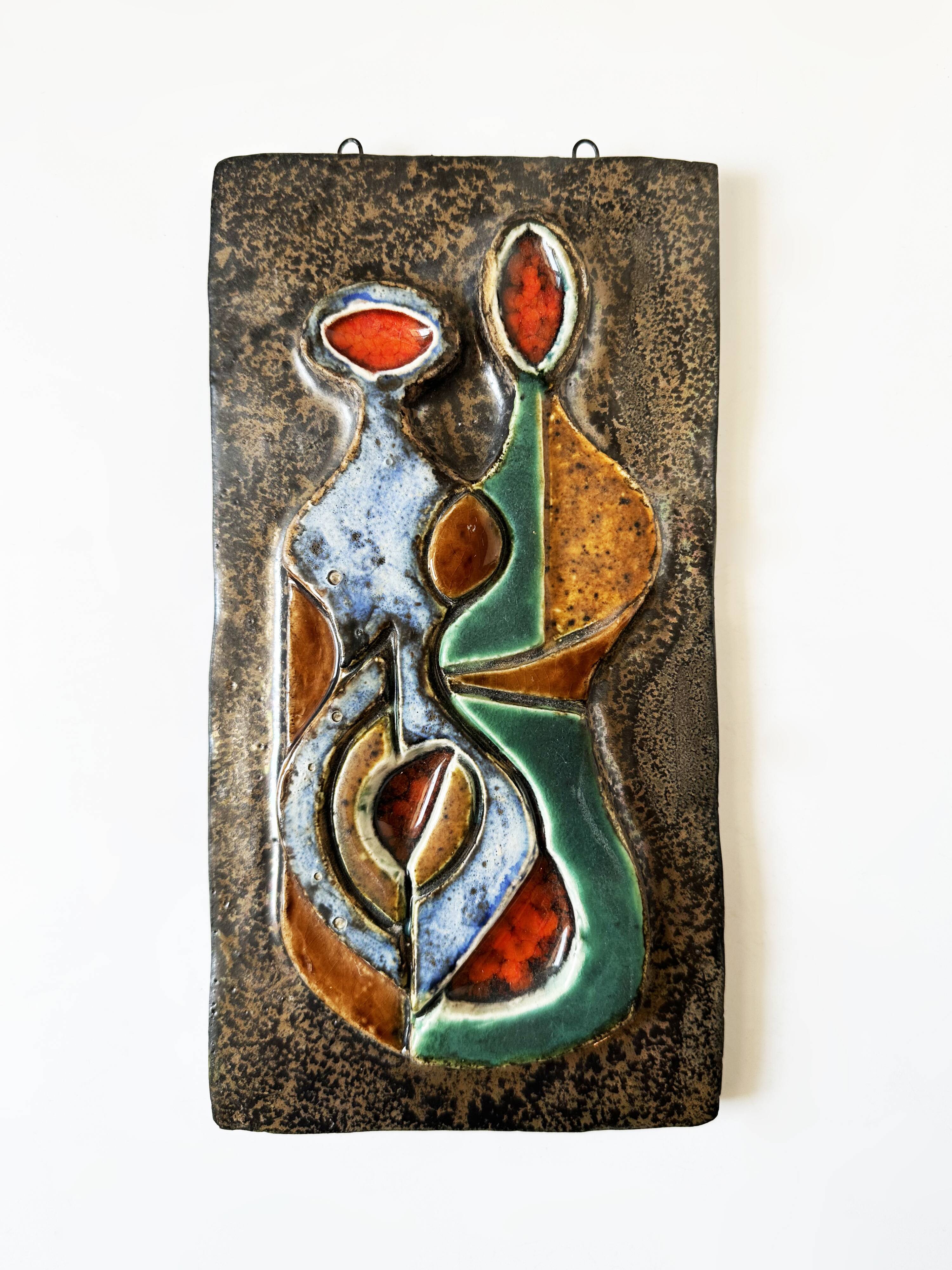 Cubist wall sculpture in glazed terracotta. Germany, 1950s.