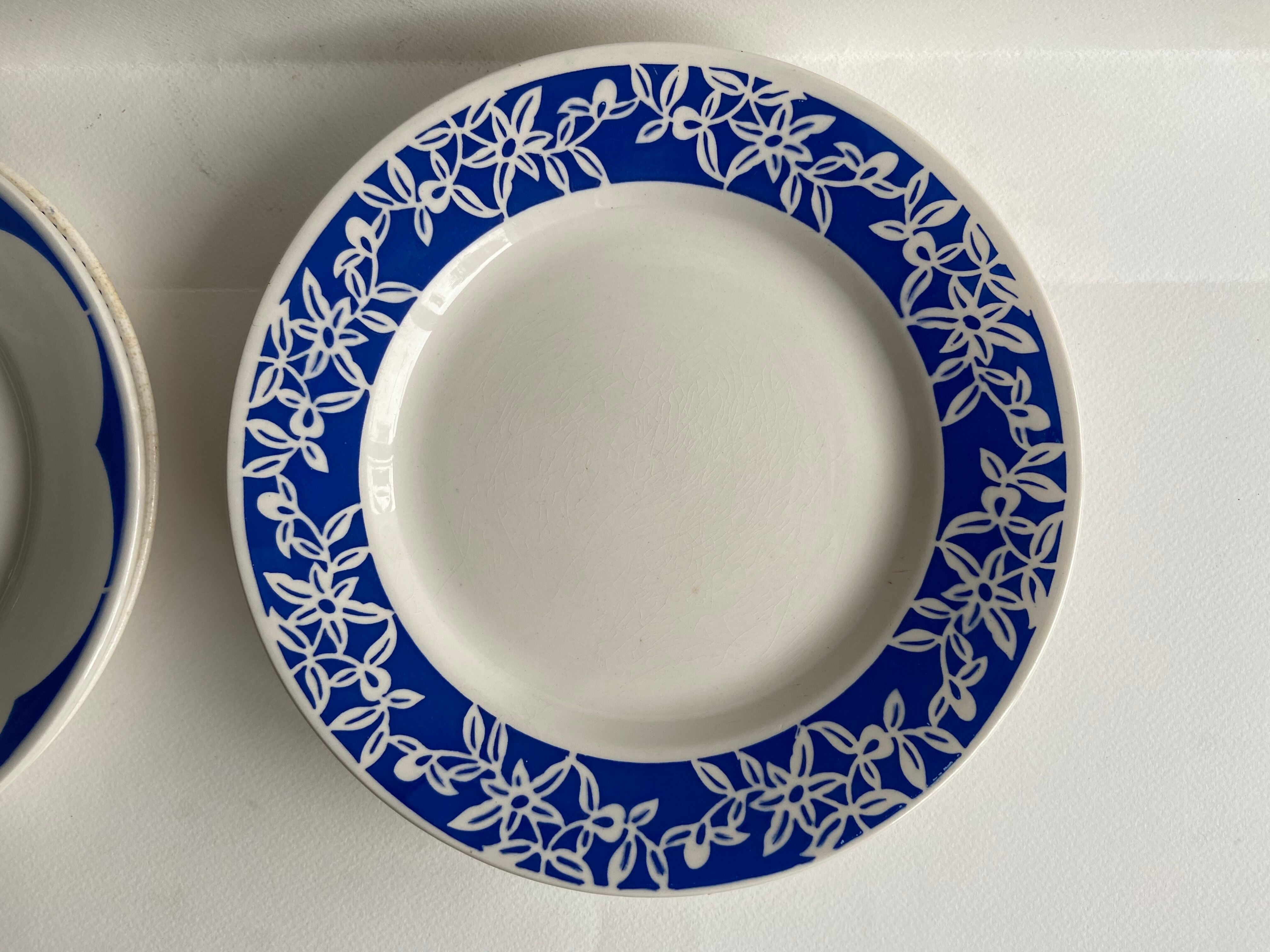 Set of 6 plates