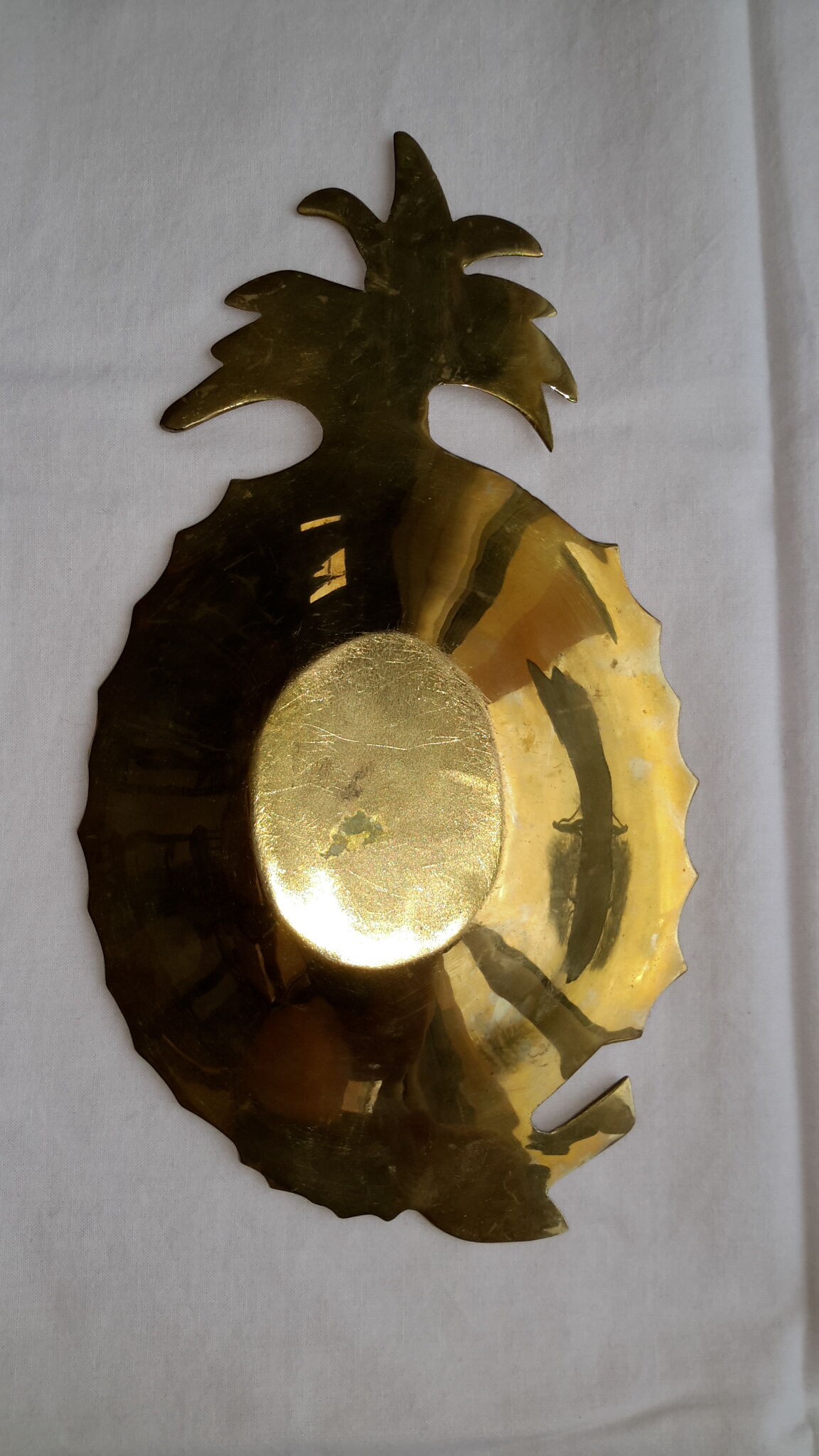 Empty pocket pineapple brass