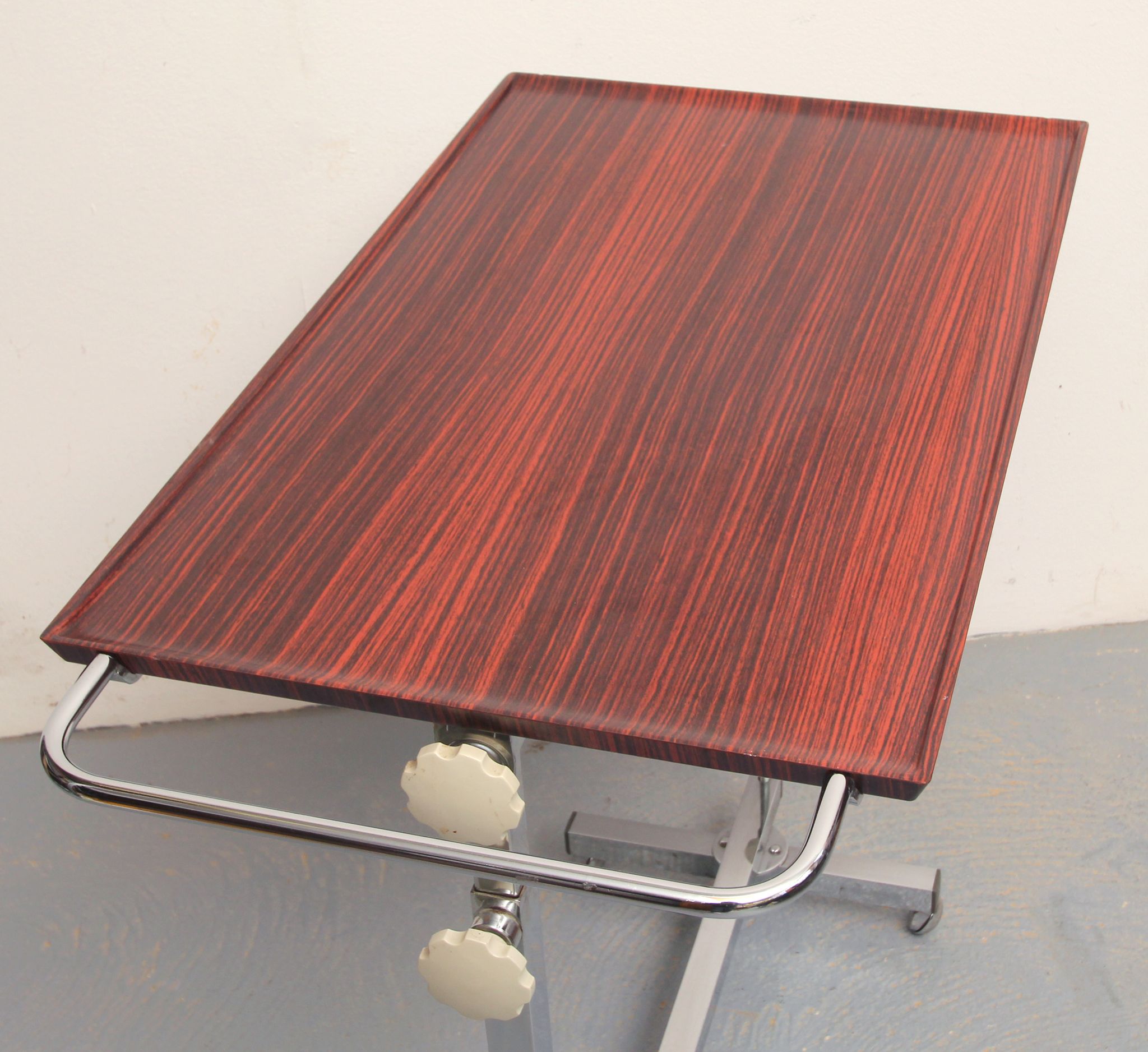 Table des années 1970 de Bremsey