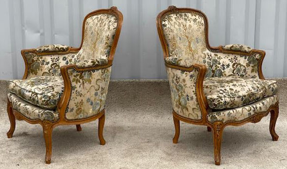 Pair of Louis XV style shepherdesses