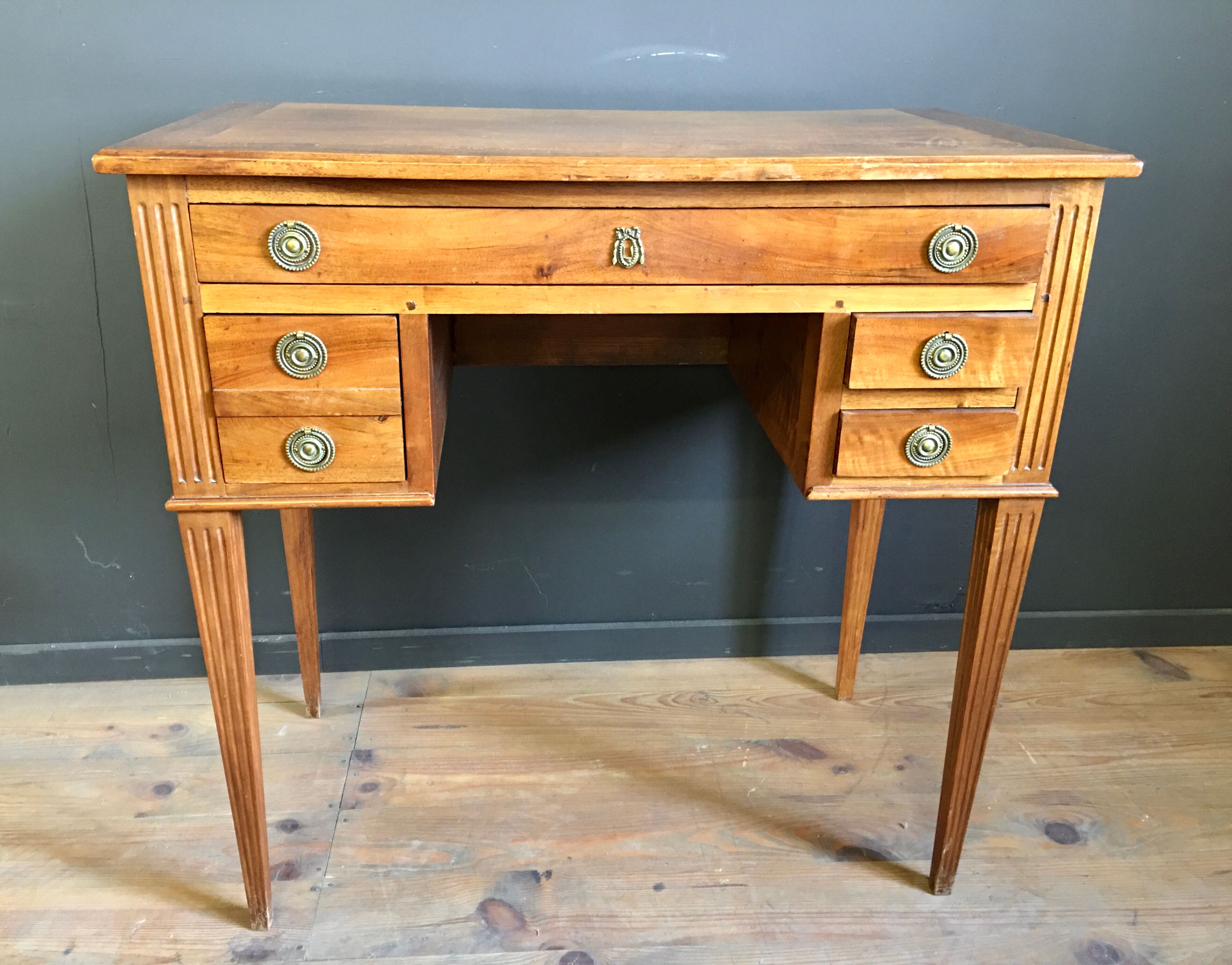 Small Empire style office