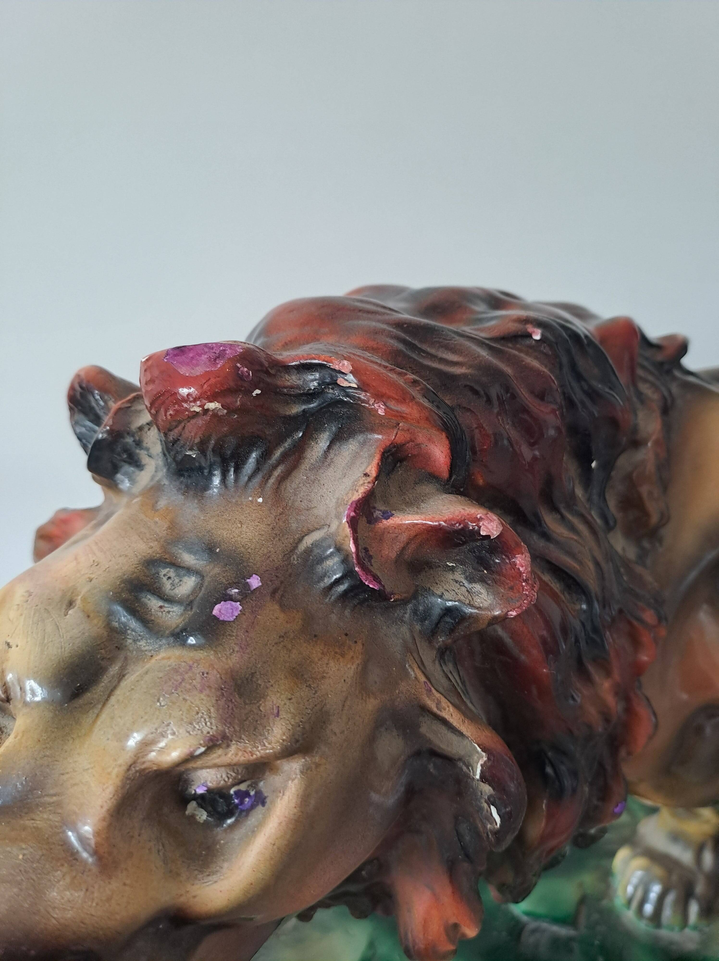 Ancient sculpture of a roaring lion – A. Biacioni Tours, n°108