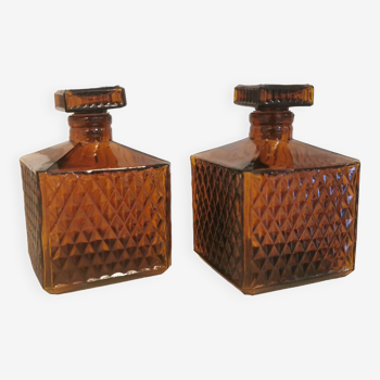 Lot de 2 carafes de couleur ambre