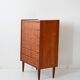 Commode scandinave vintage avec poignées sculptées