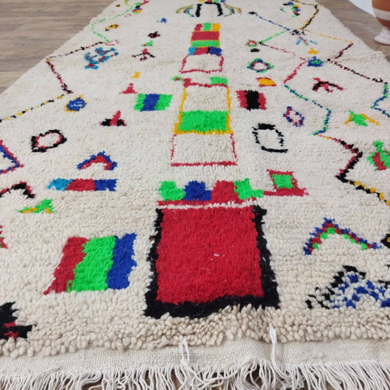 Tapis berbère marocain artisanal fait main 270 X 136 CM