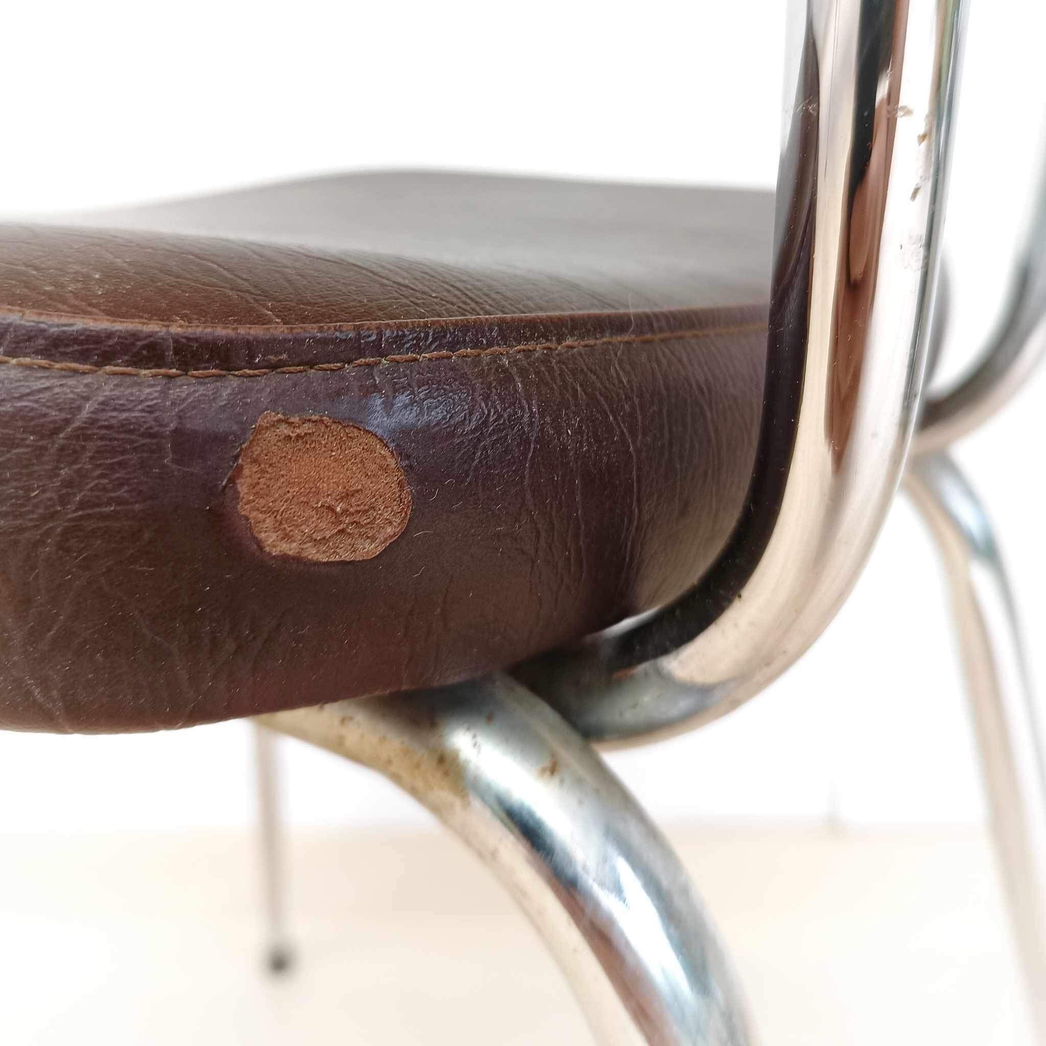 Paire de chaises années 70