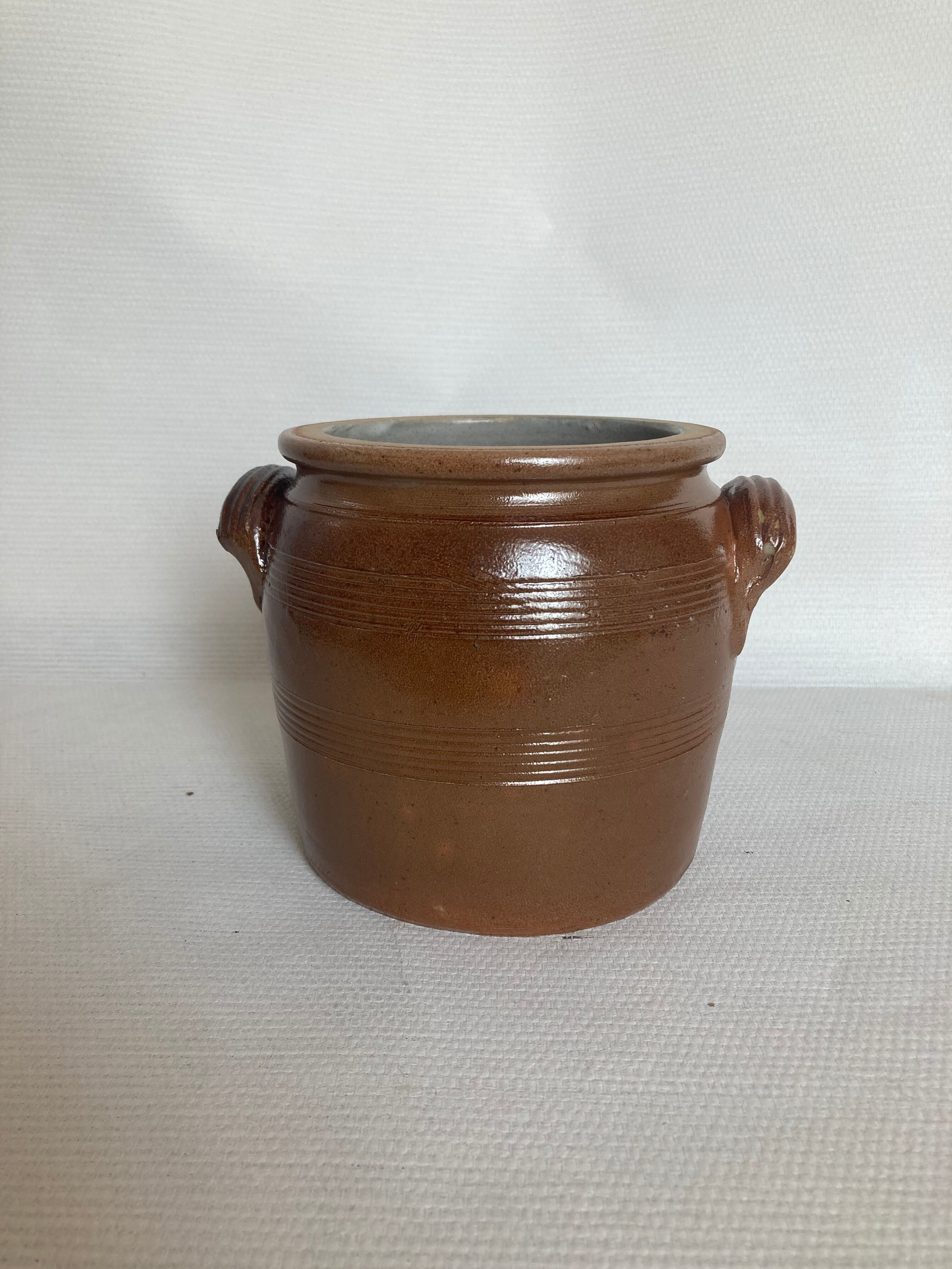 Glazed stoneware pot