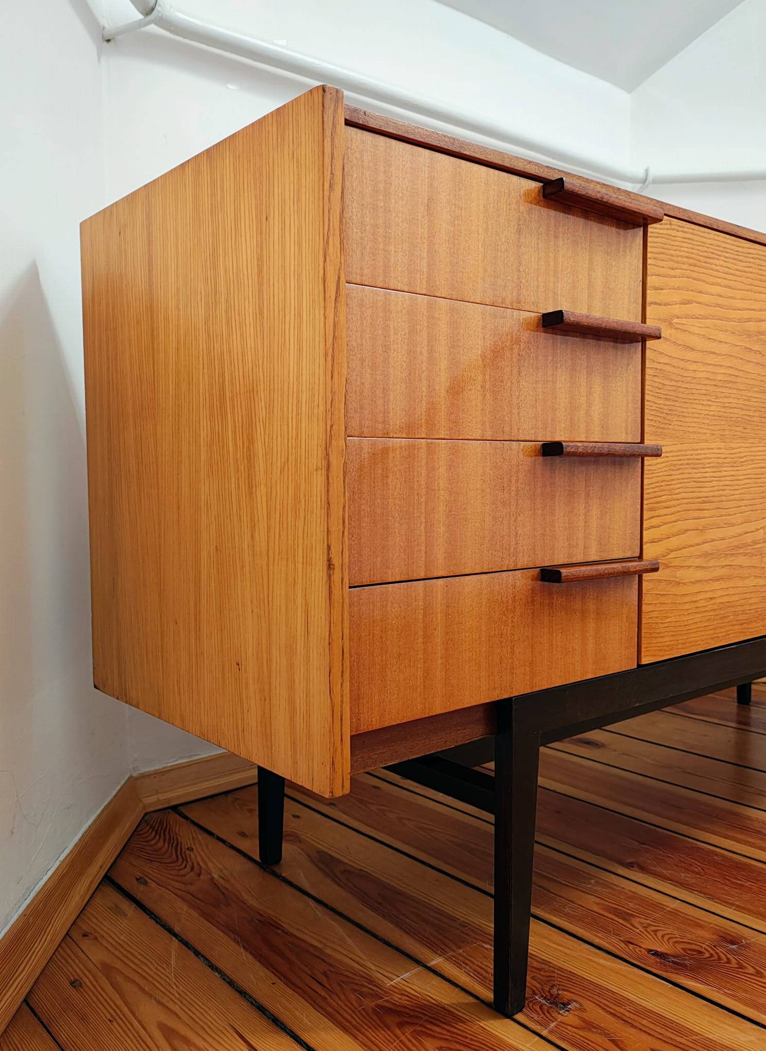 Enfilade par F. Mezuláník pour UP Závody, Tchécoslovaquie 1960